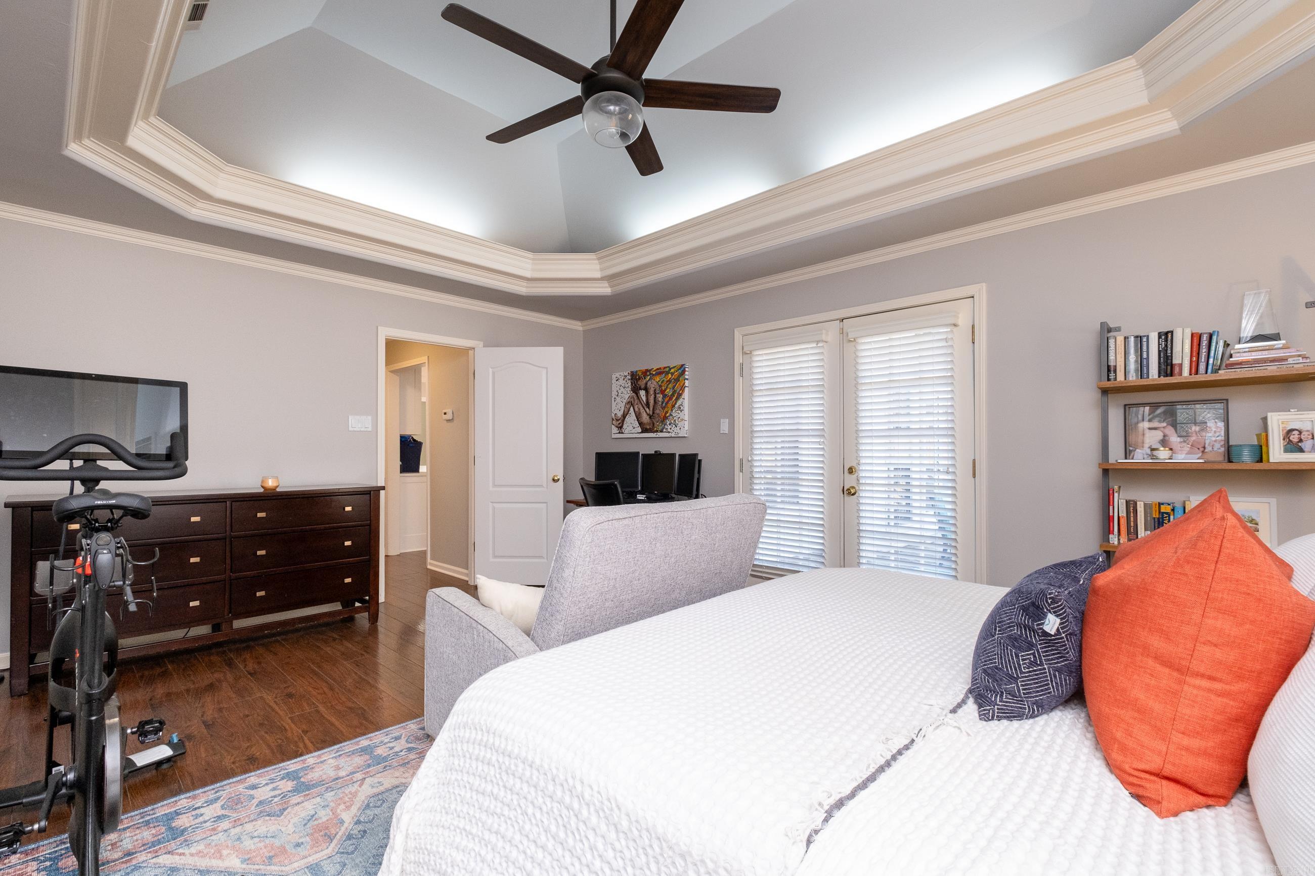 SECLUDED HILLS - Residential