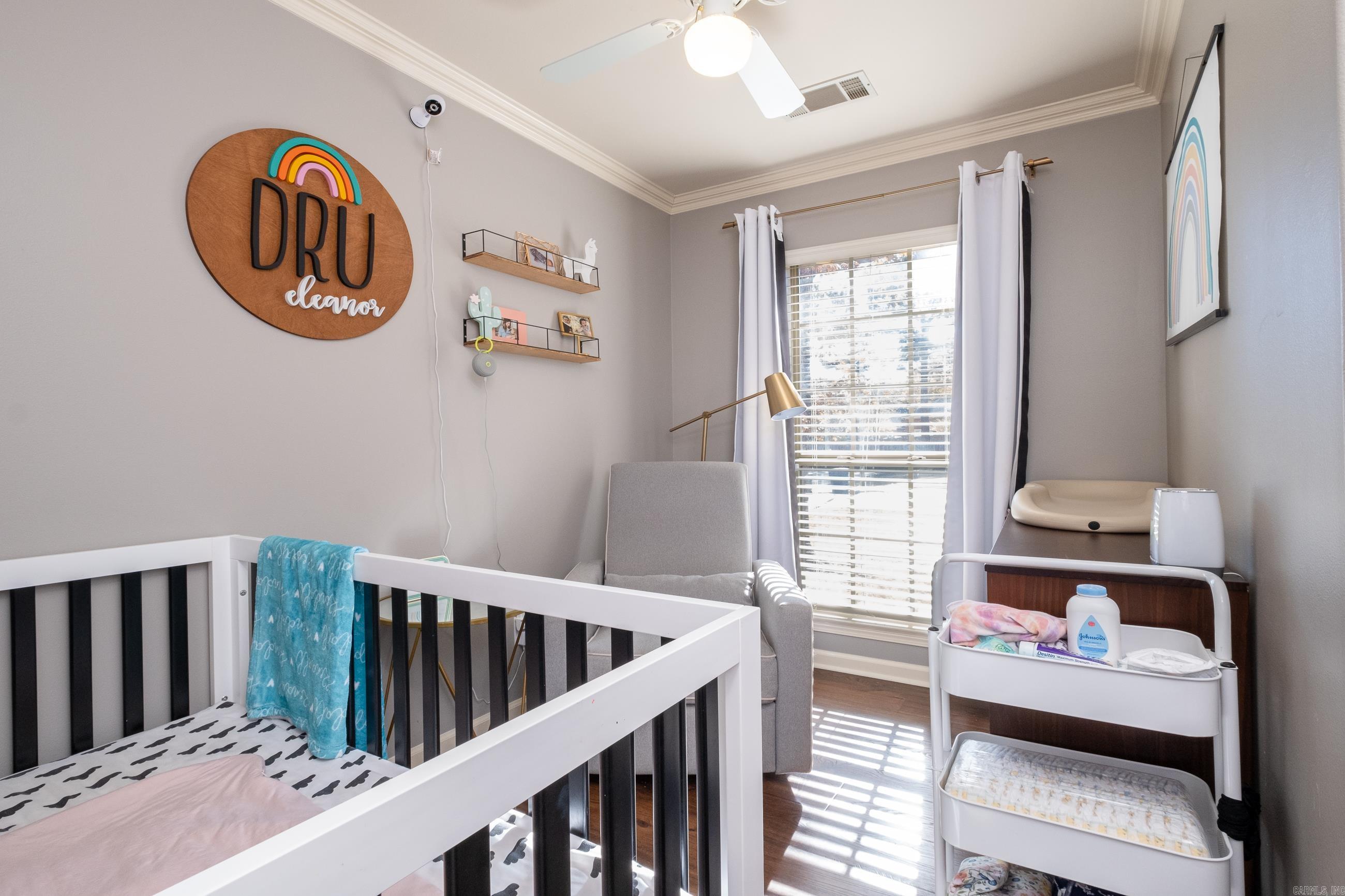 SECLUDED HILLS - Residential