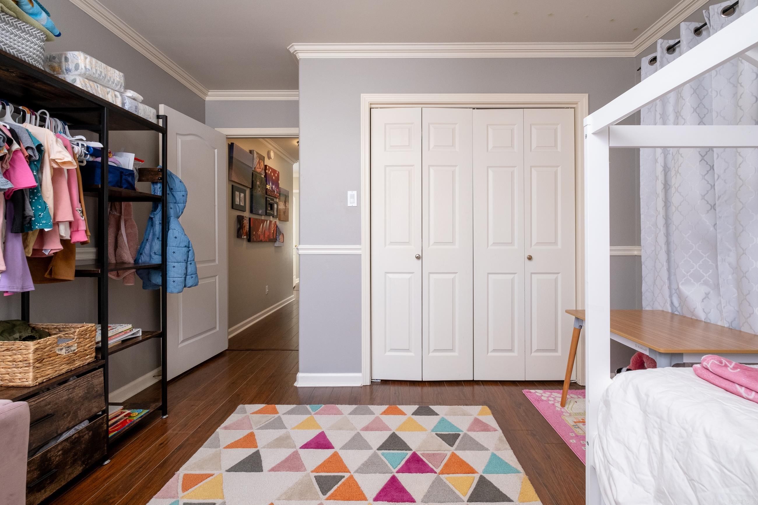 SECLUDED HILLS - Residential