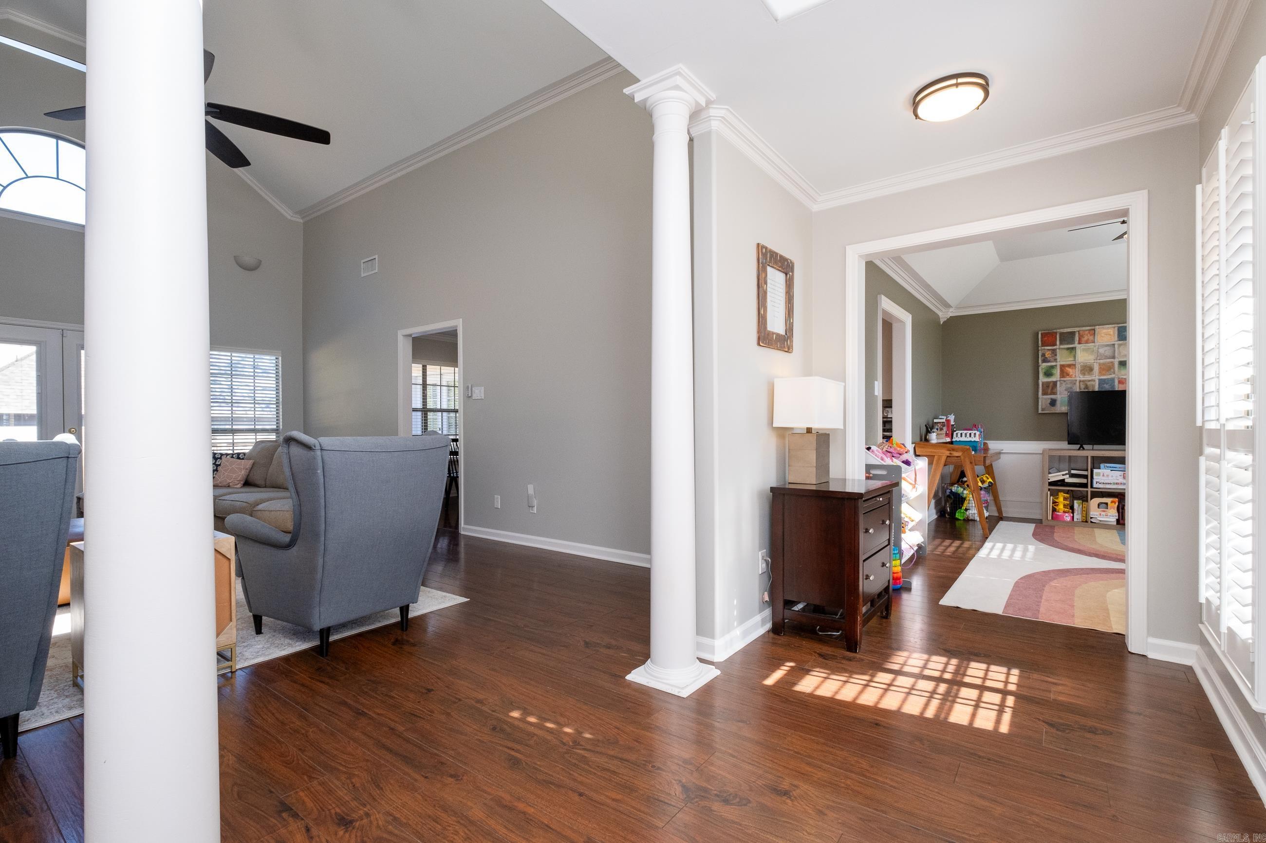 SECLUDED HILLS - Residential