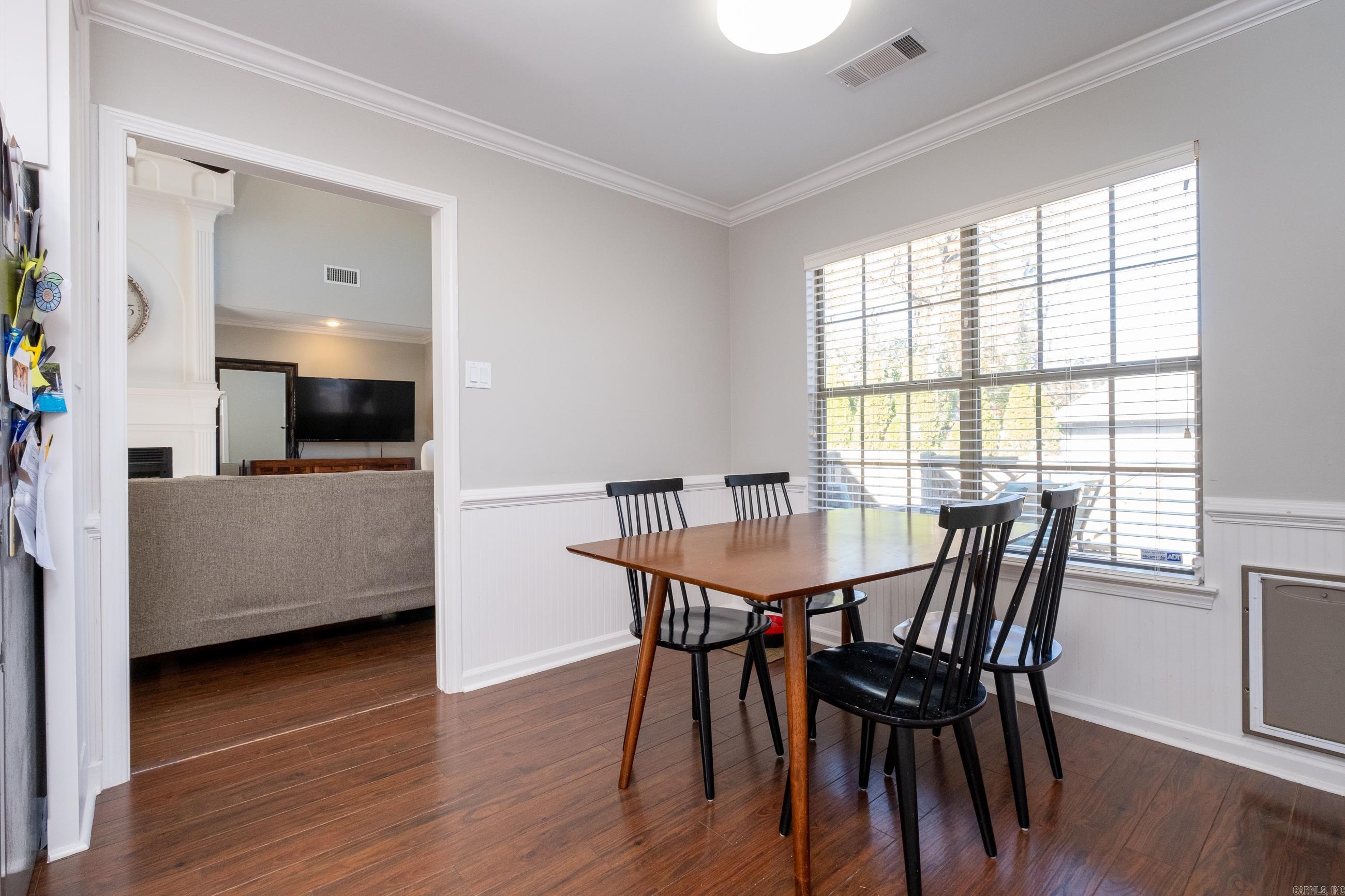 SECLUDED HILLS - Residential