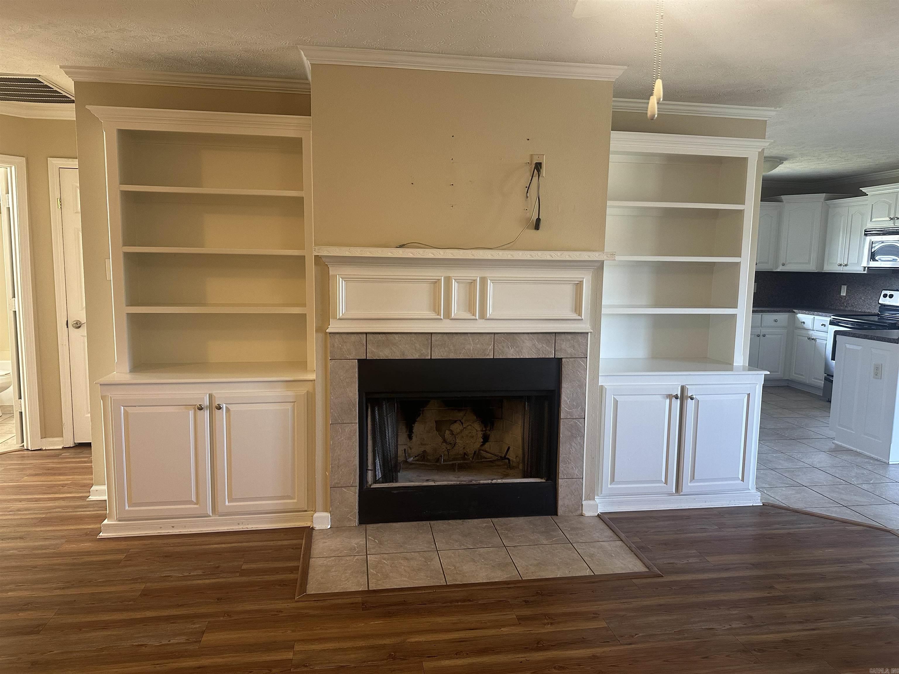 WILLOW LAKE - Residential