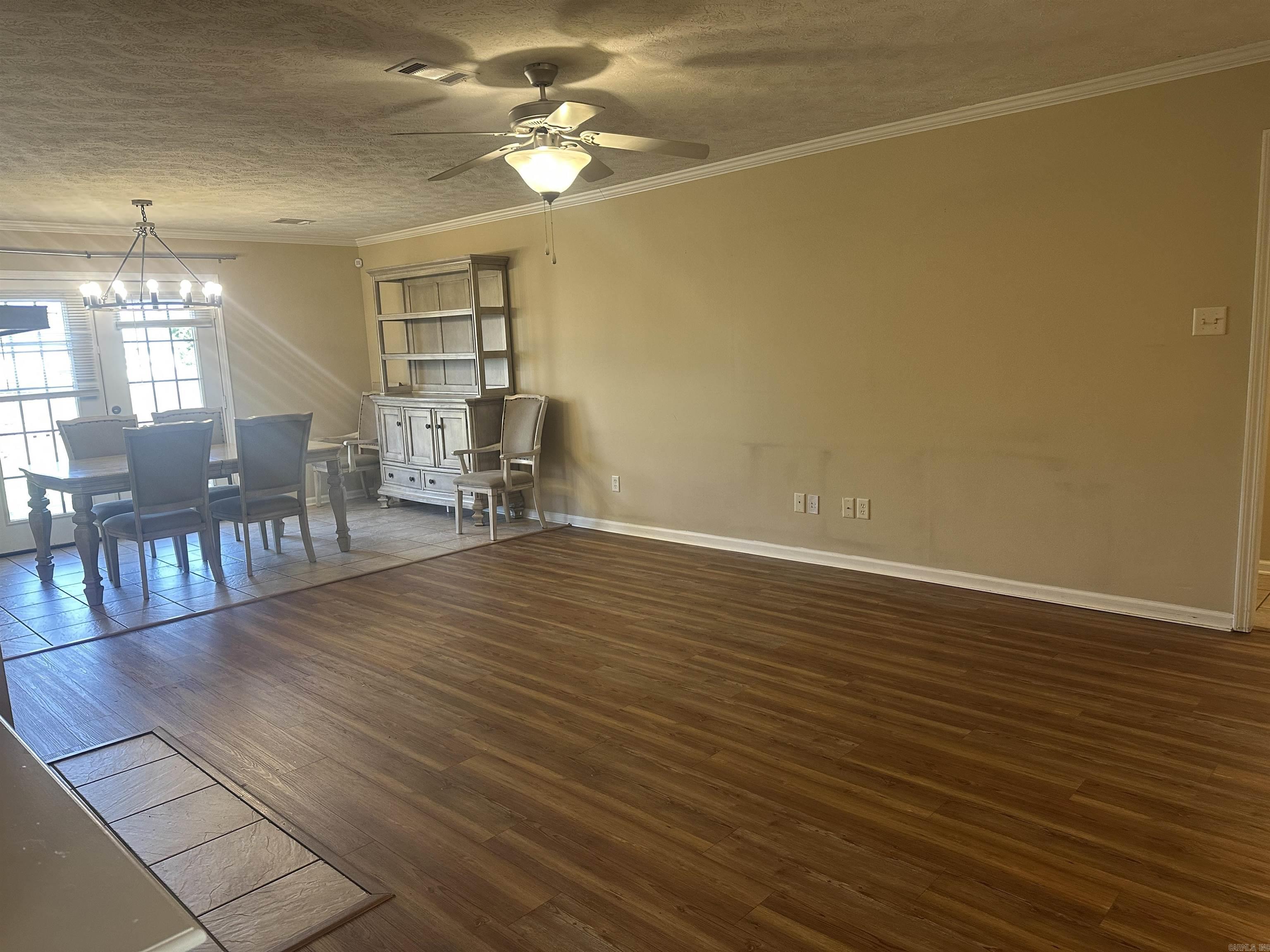 WILLOW LAKE - Residential