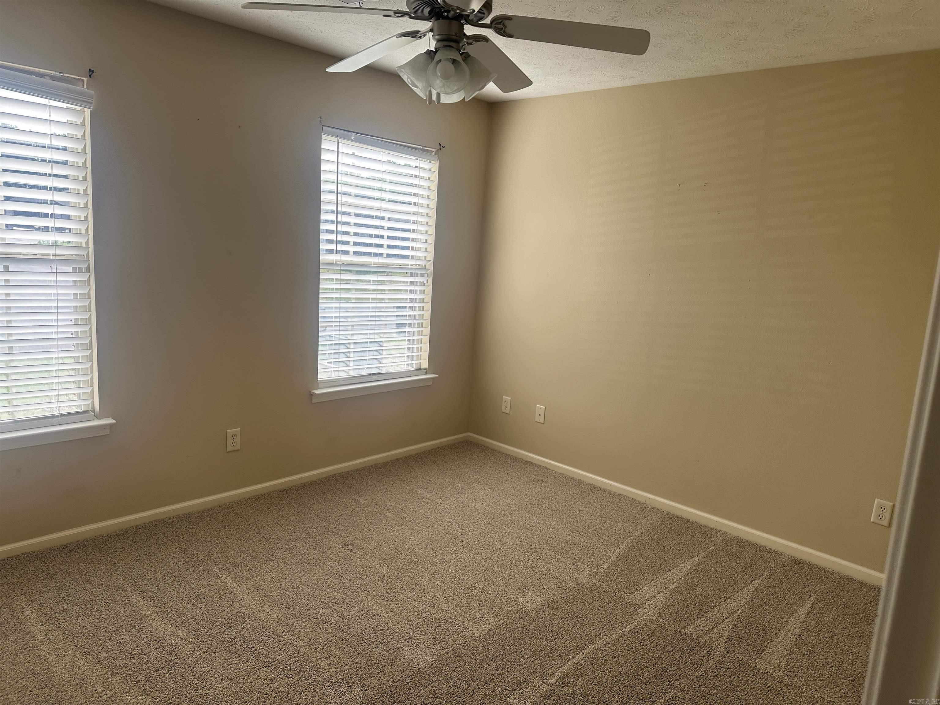 WILLOW LAKE - Residential