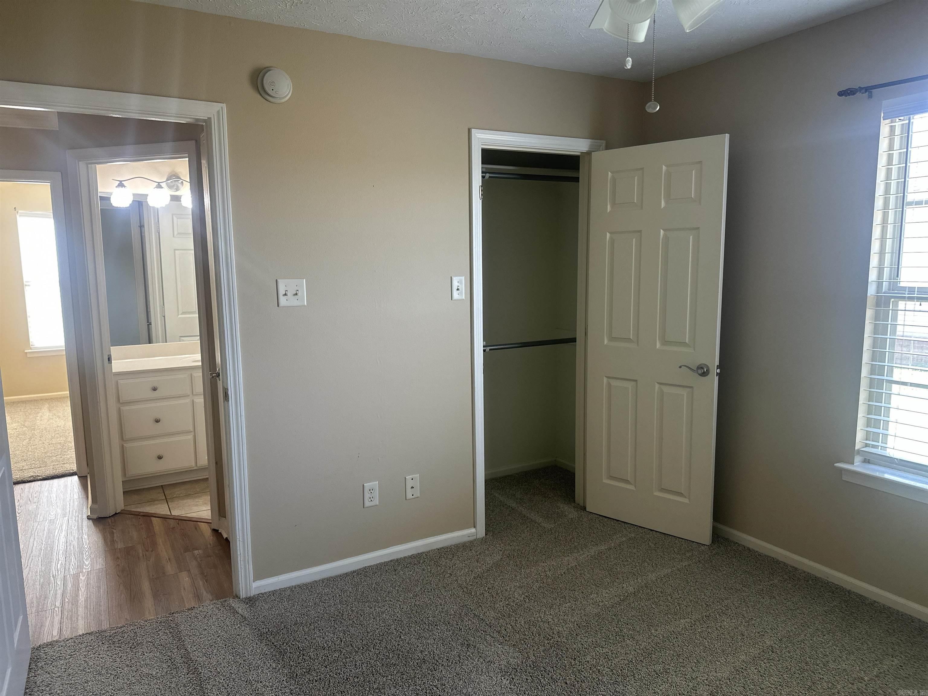 WILLOW LAKE - Residential