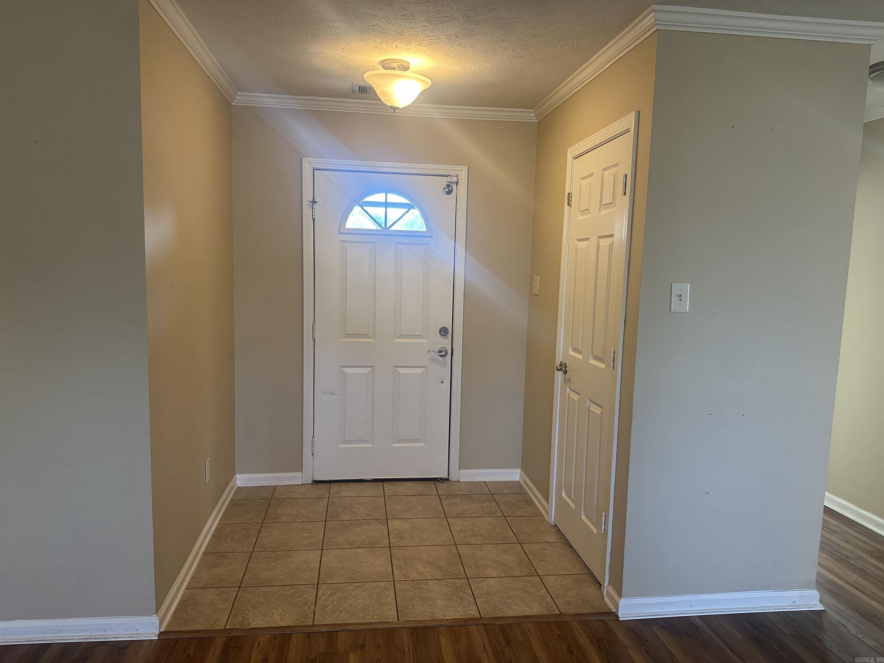 WILLOW LAKE - Residential