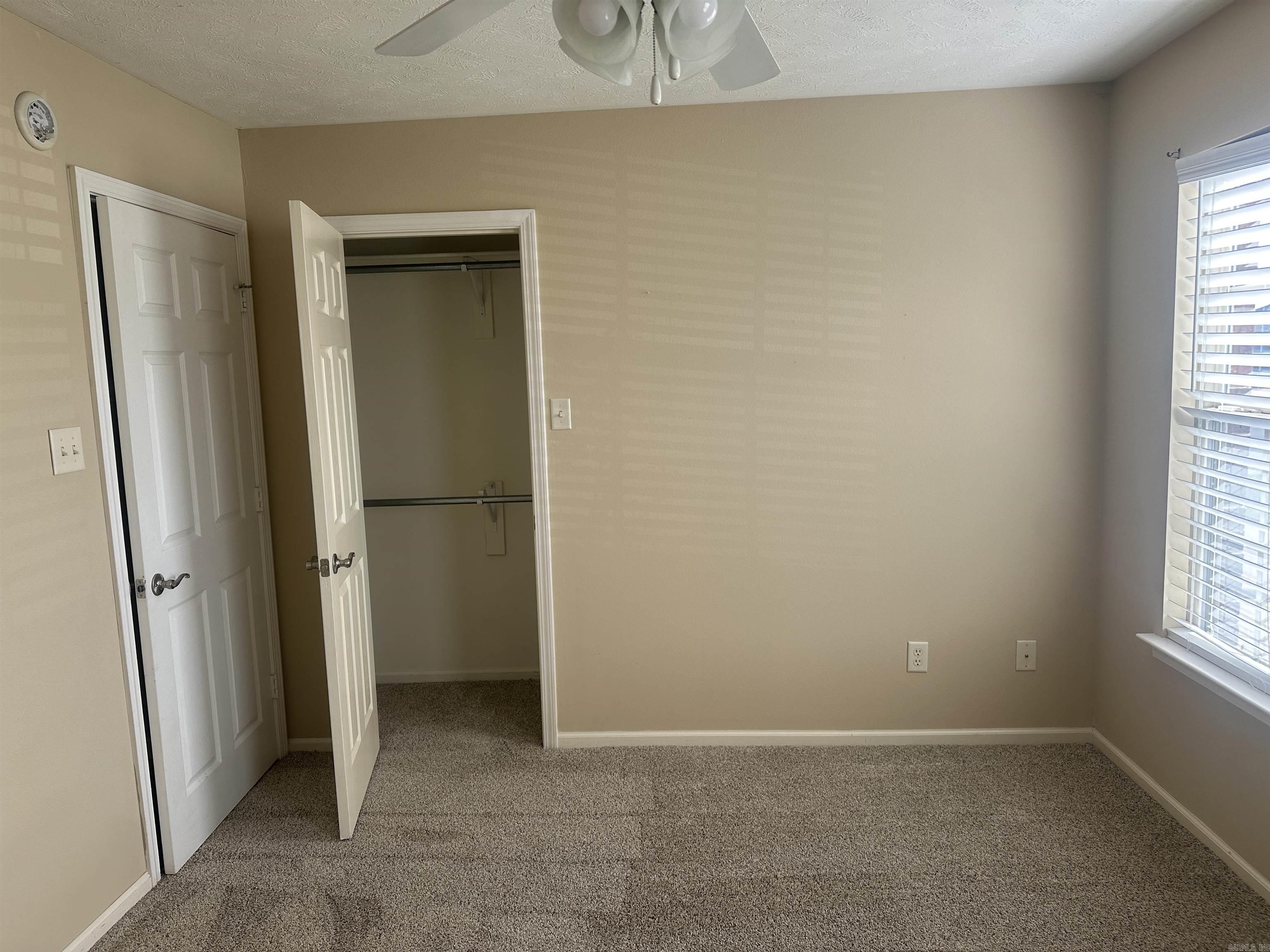 WILLOW LAKE - Residential