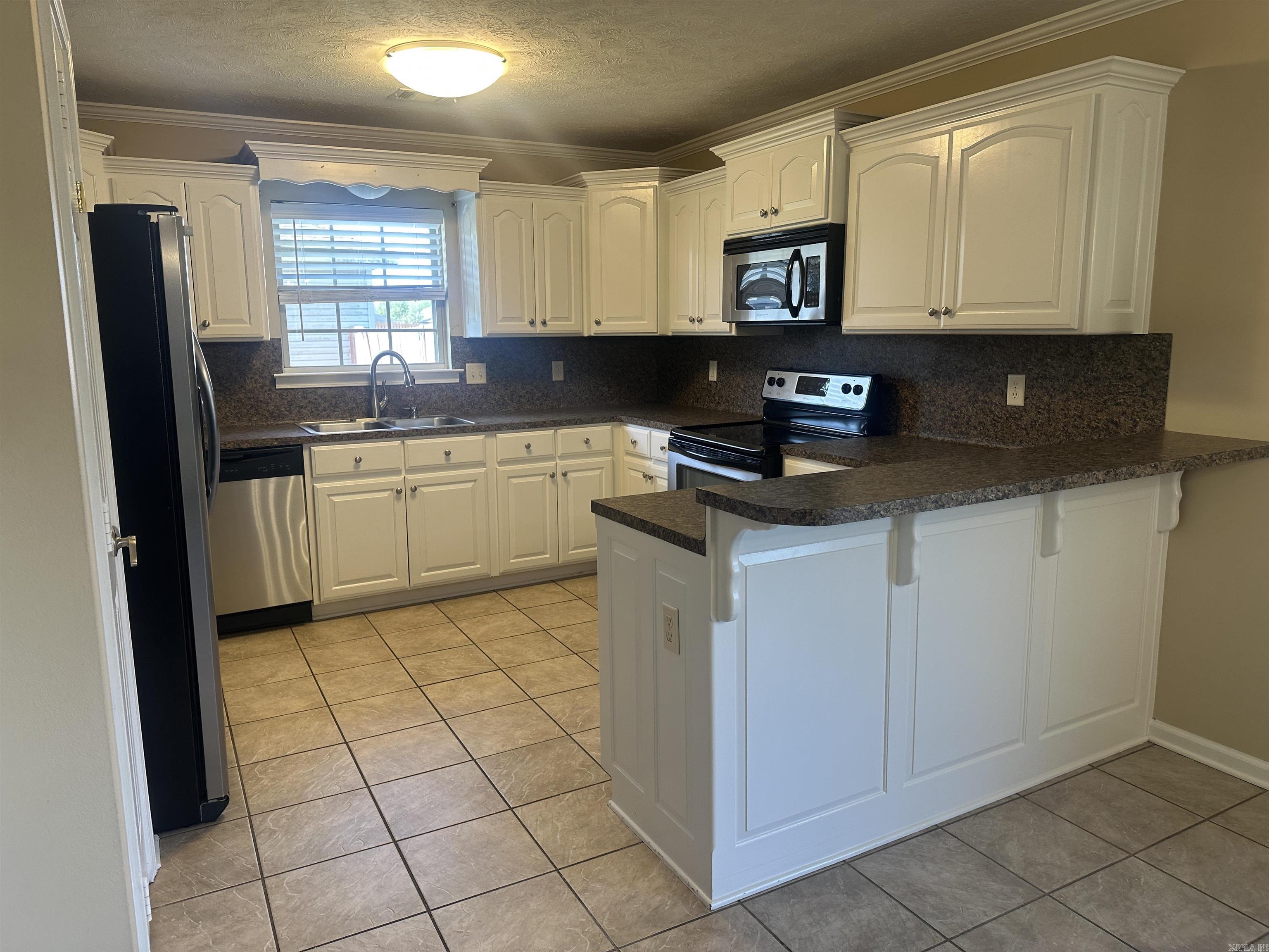 WILLOW LAKE - Residential