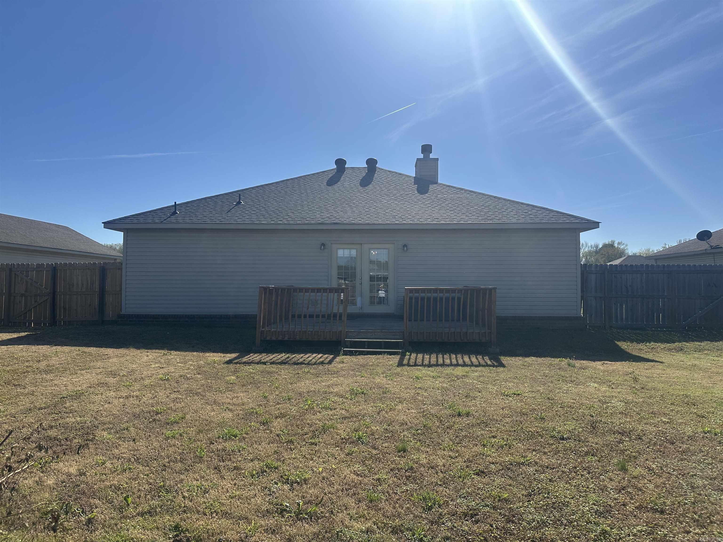 WILLOW LAKE - Residential