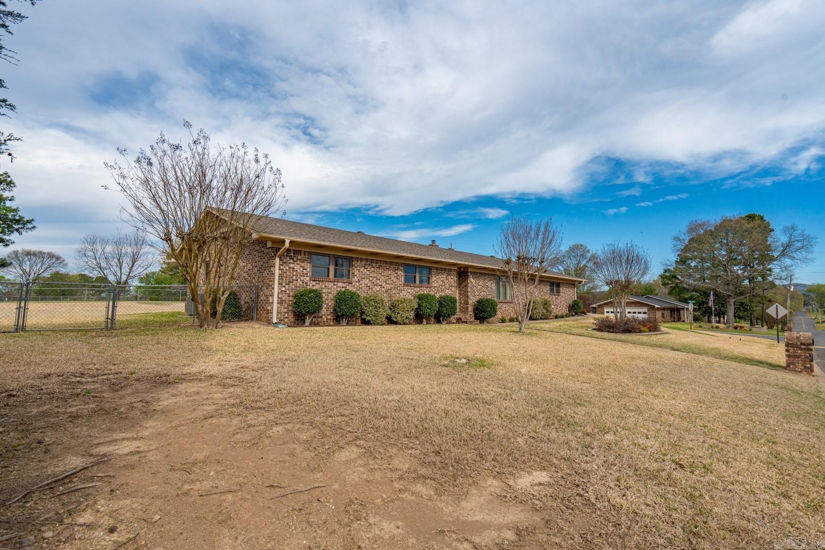 VILLAGE SOUTH - Residential