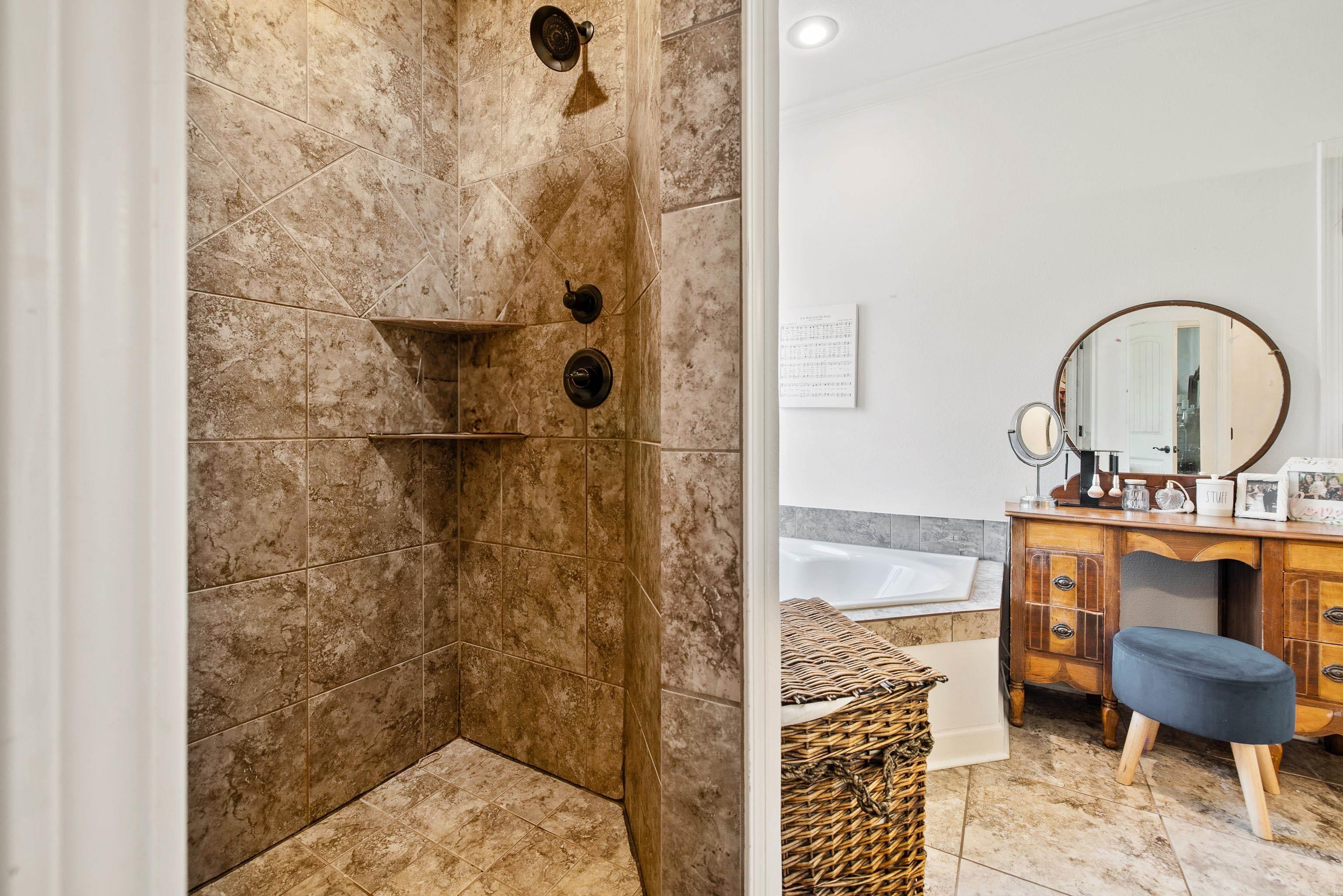AVILLA HEIGHTS - Residential
