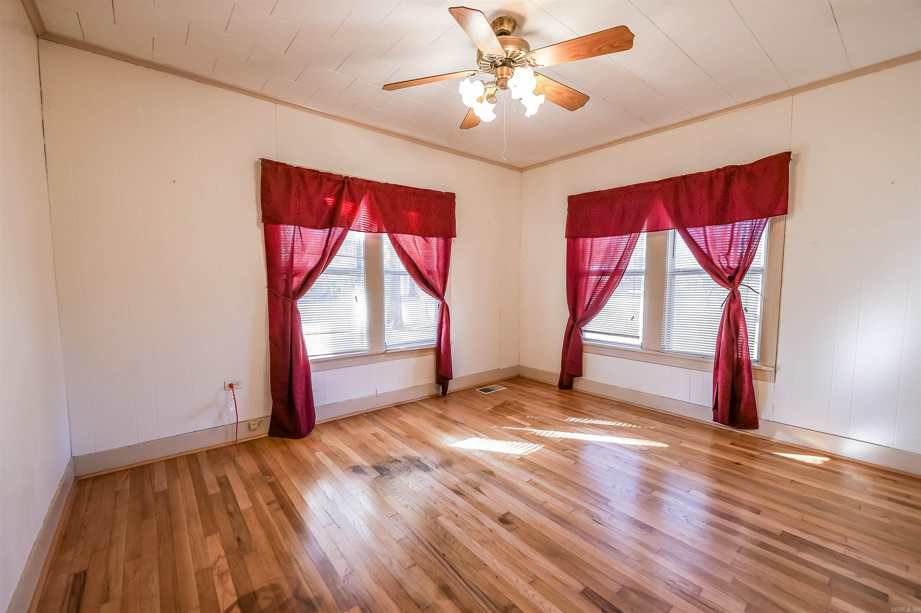 HELMS HILLCREST - Residential