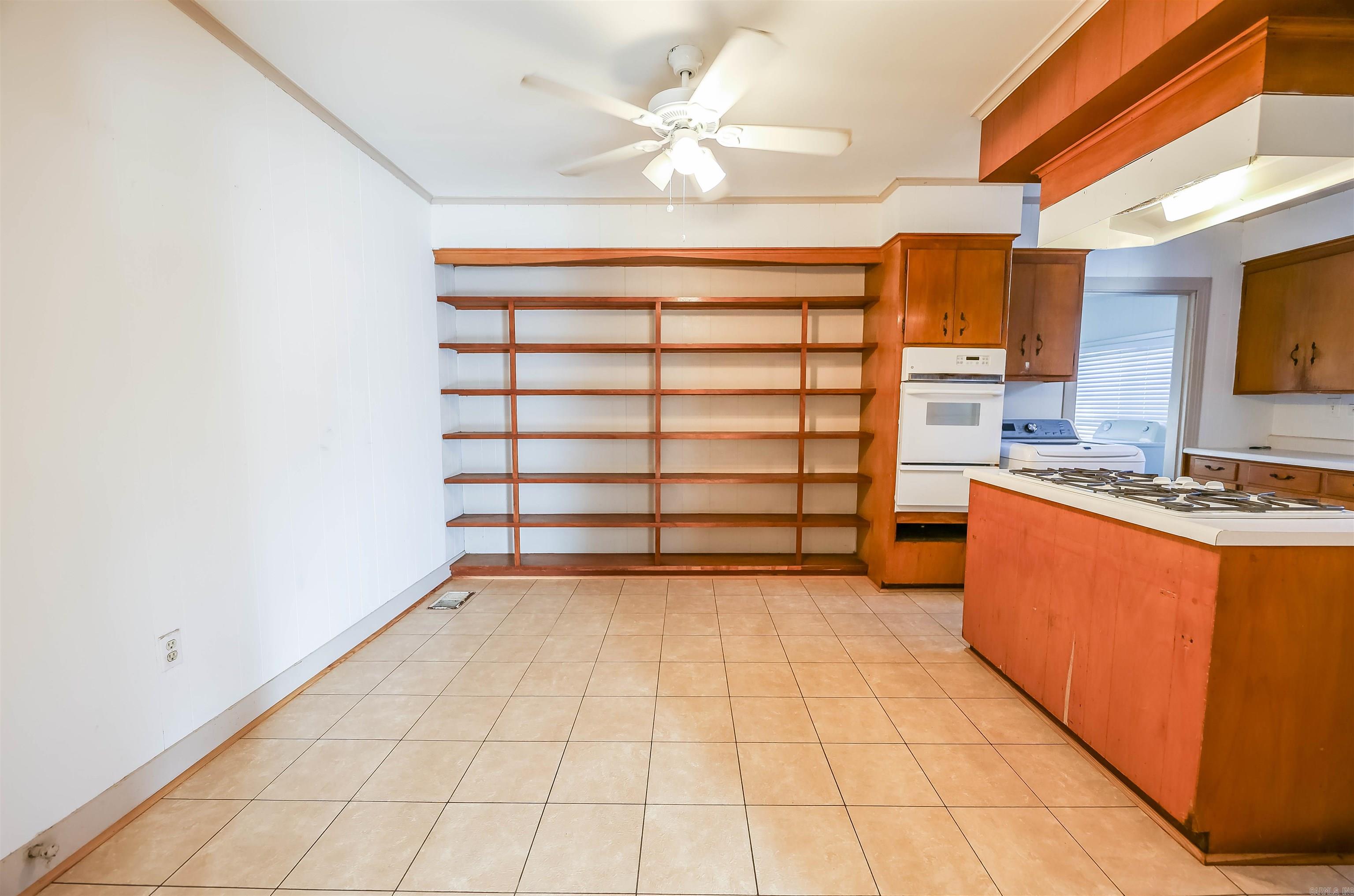 HELMS HILLCREST - Residential