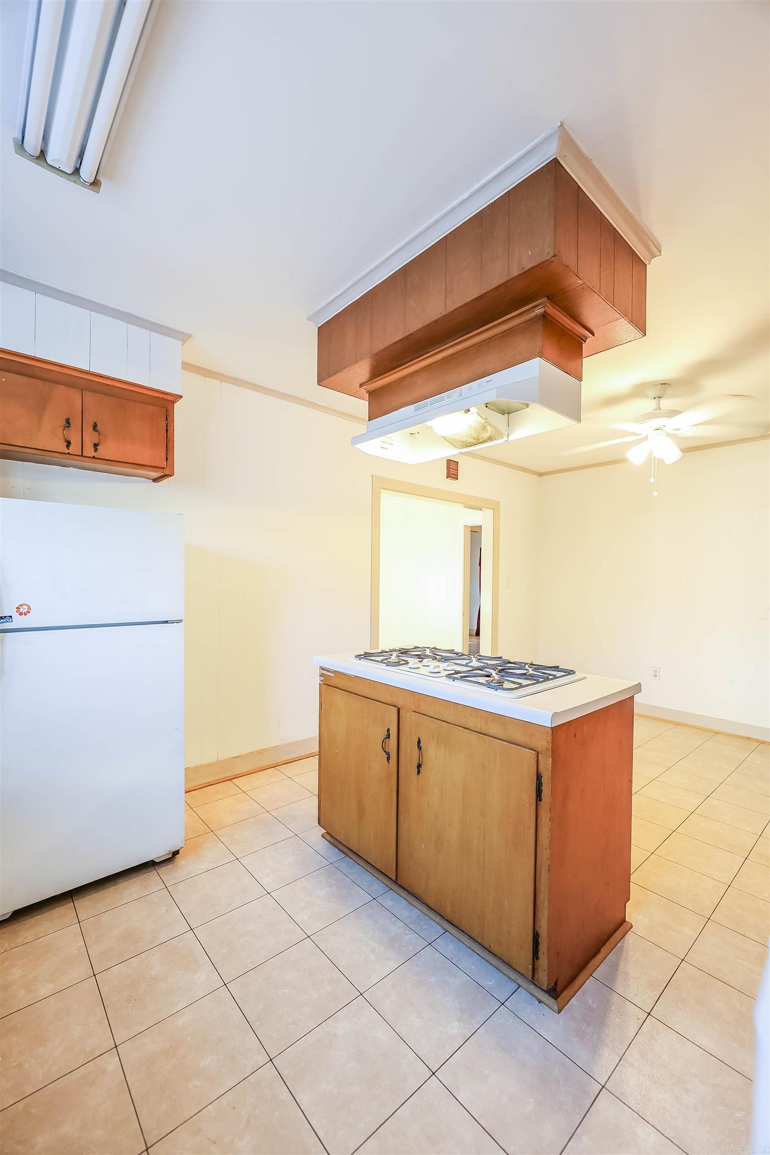 HELMS HILLCREST - Residential