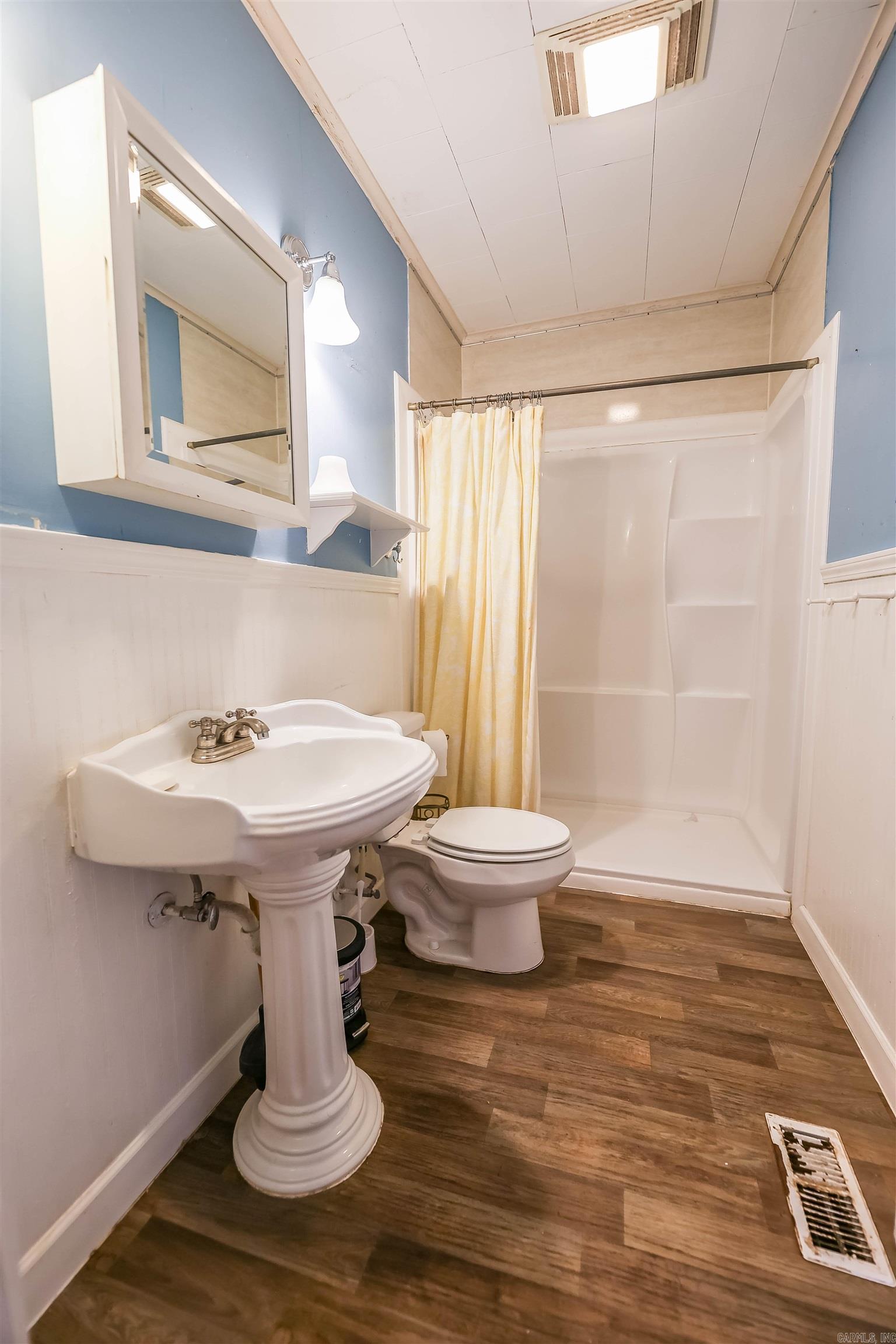 HELMS HILLCREST - Residential