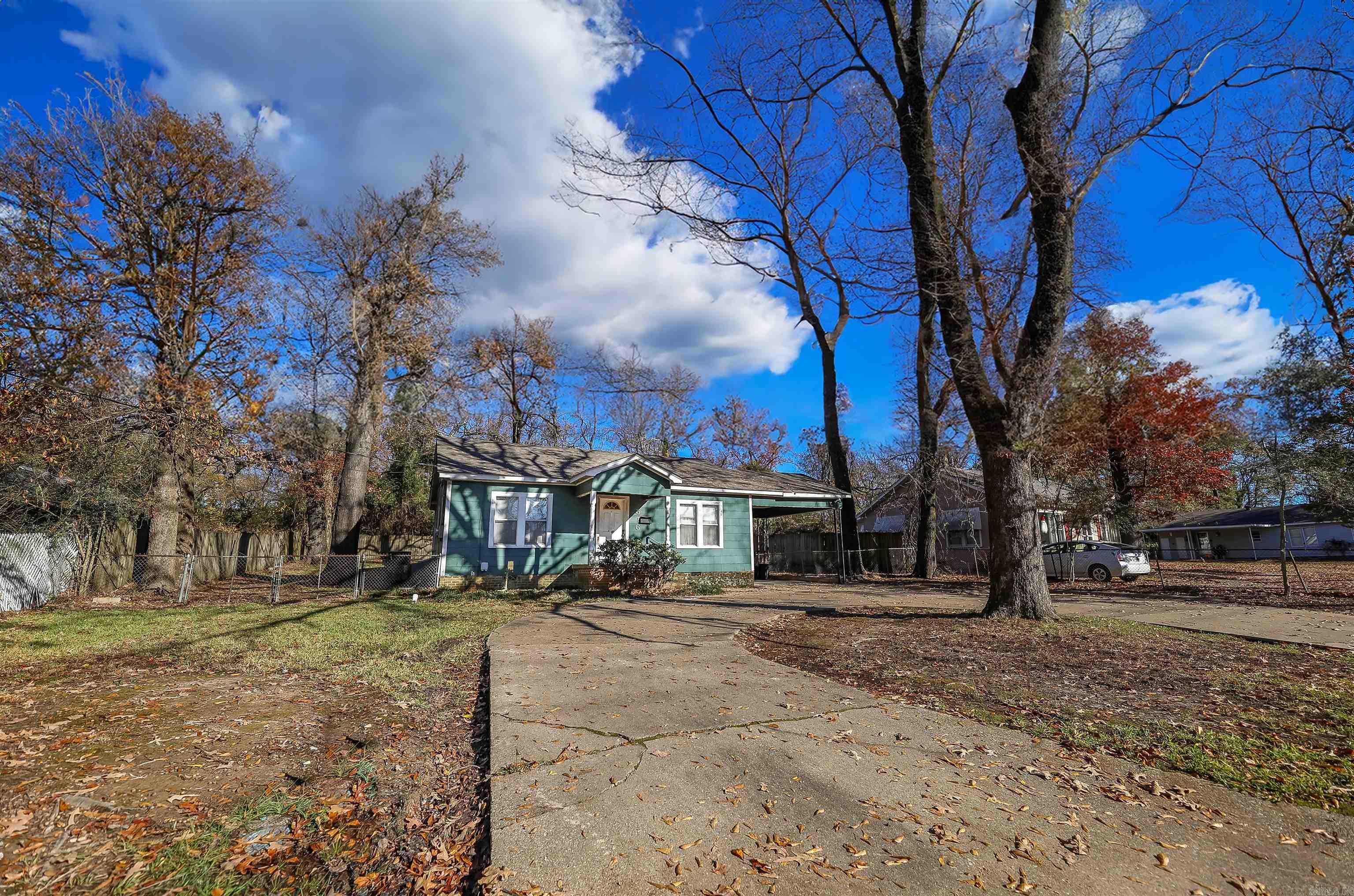 HELMS HILLCREST - Residential