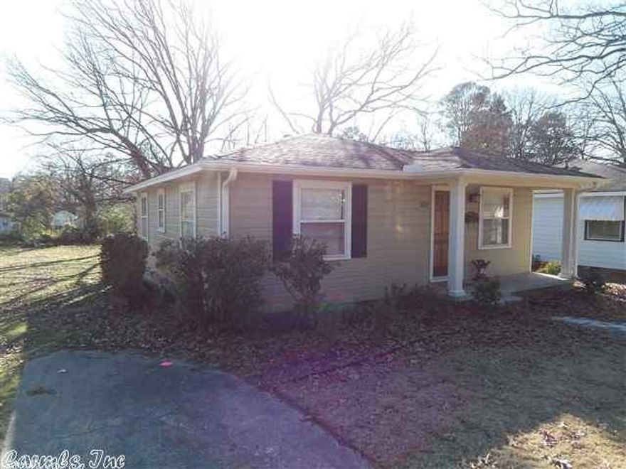 Wonderful home remodeled by Jett Ricks Construction in 2011.  Hardwood floors throughout refinished, new paint in & out, new sod/landscaping, new gutters on front, bathroom gutted/all new, new kitchen appliances & granite countertops, new laundry room on back. Just beautiful! Great potential for add-on possibilities on this large level lot in a super location.