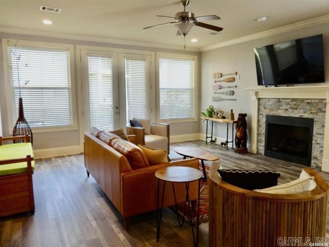 LIGHTHOUSE COVE - Residential