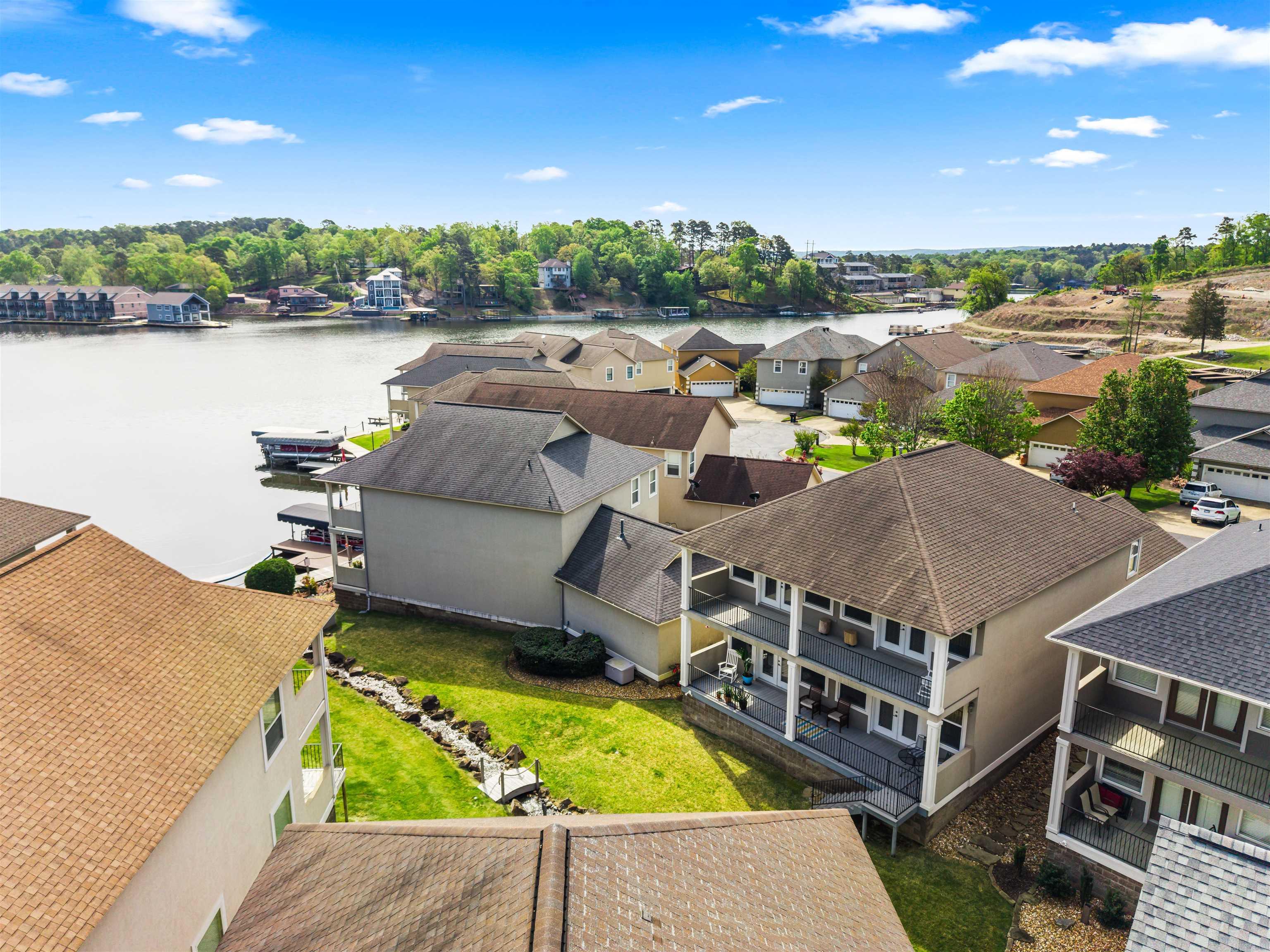 LIGHTHOUSE COVE - Residential