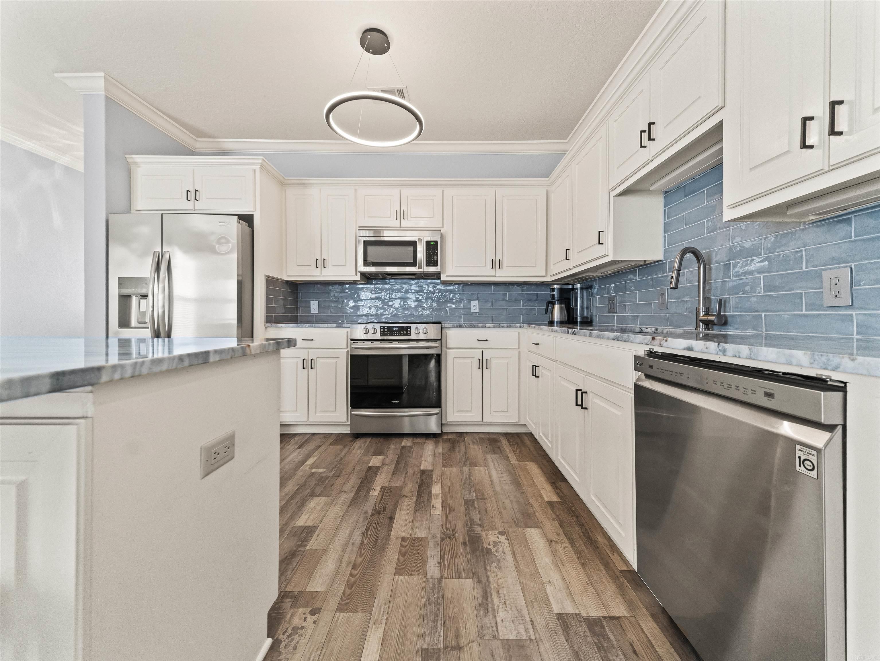 LIGHTHOUSE COVE - Residential