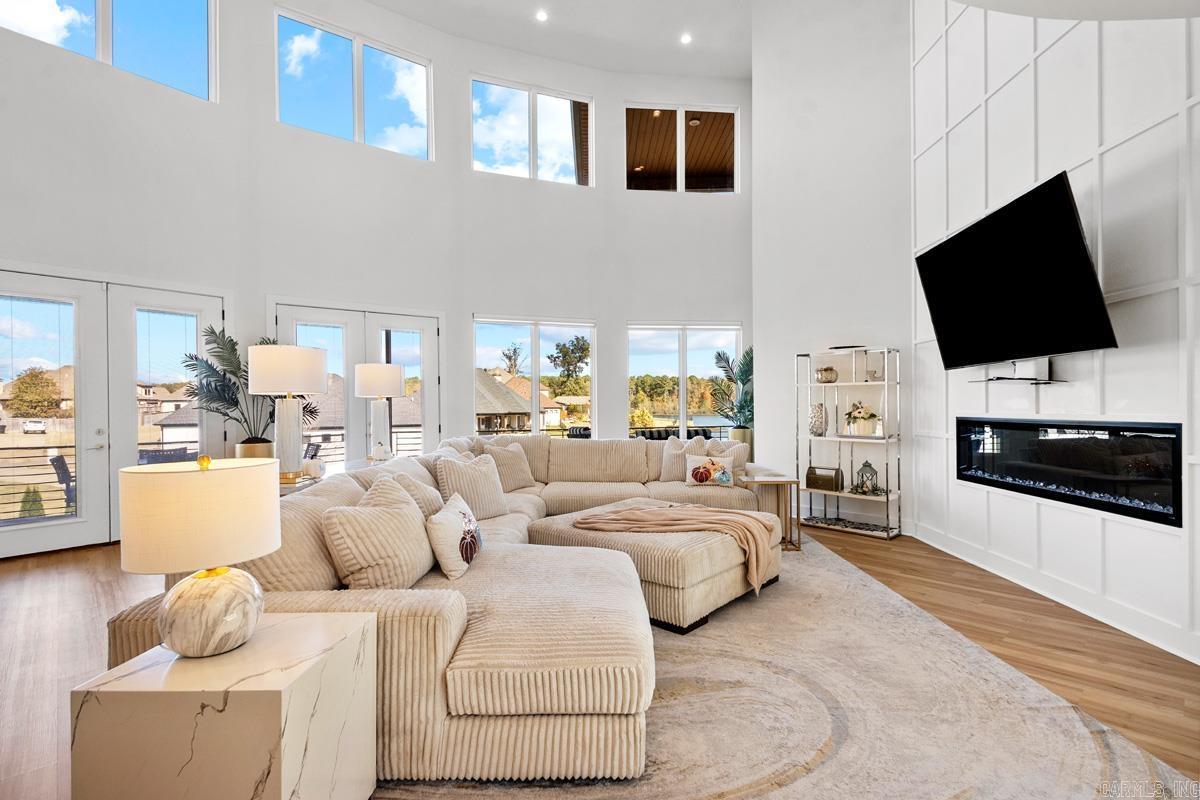 WESTSHORE ADDN HURRICANE LAKE ES - Residential