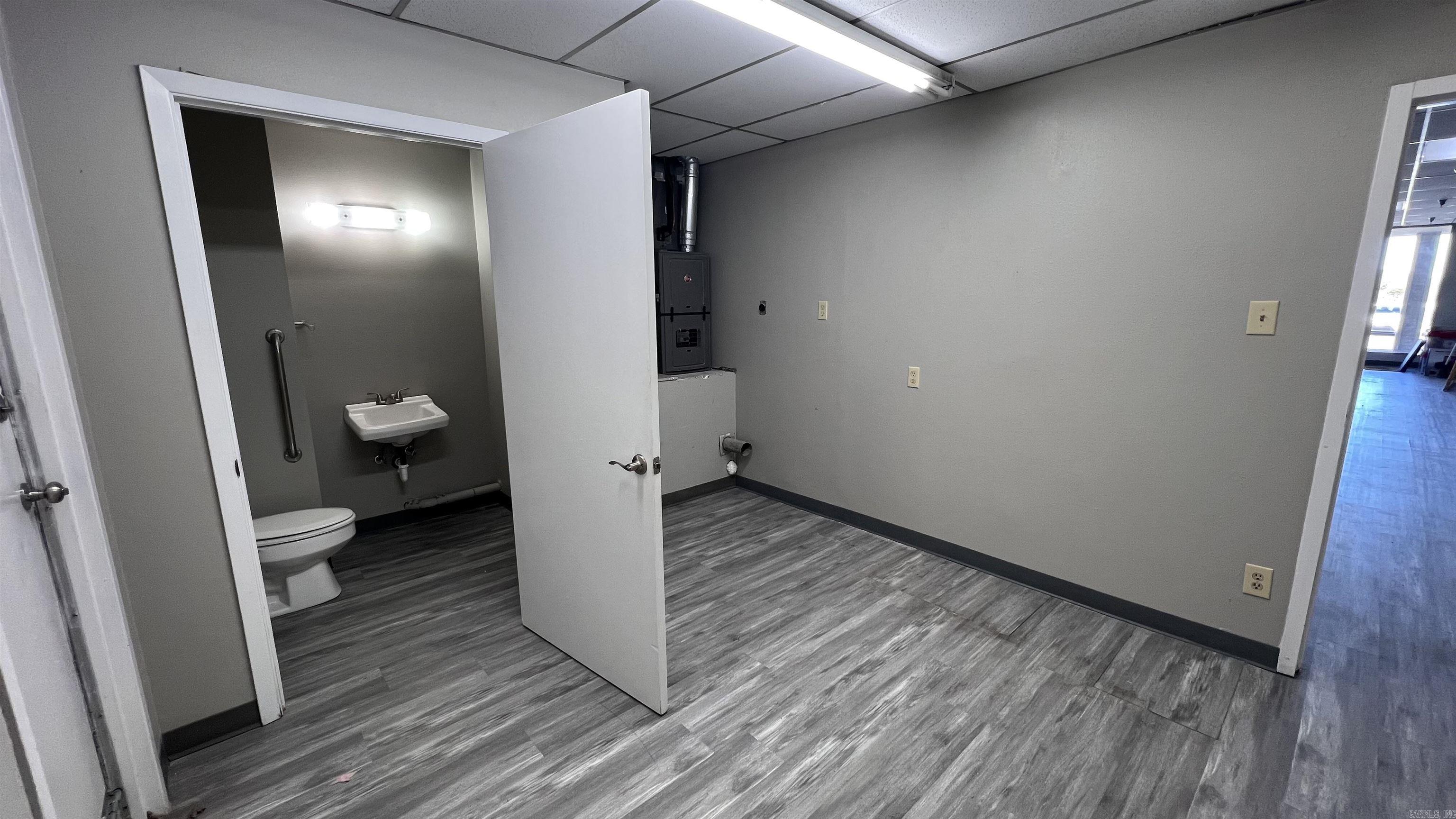 Hot Springs - Commercial Sale