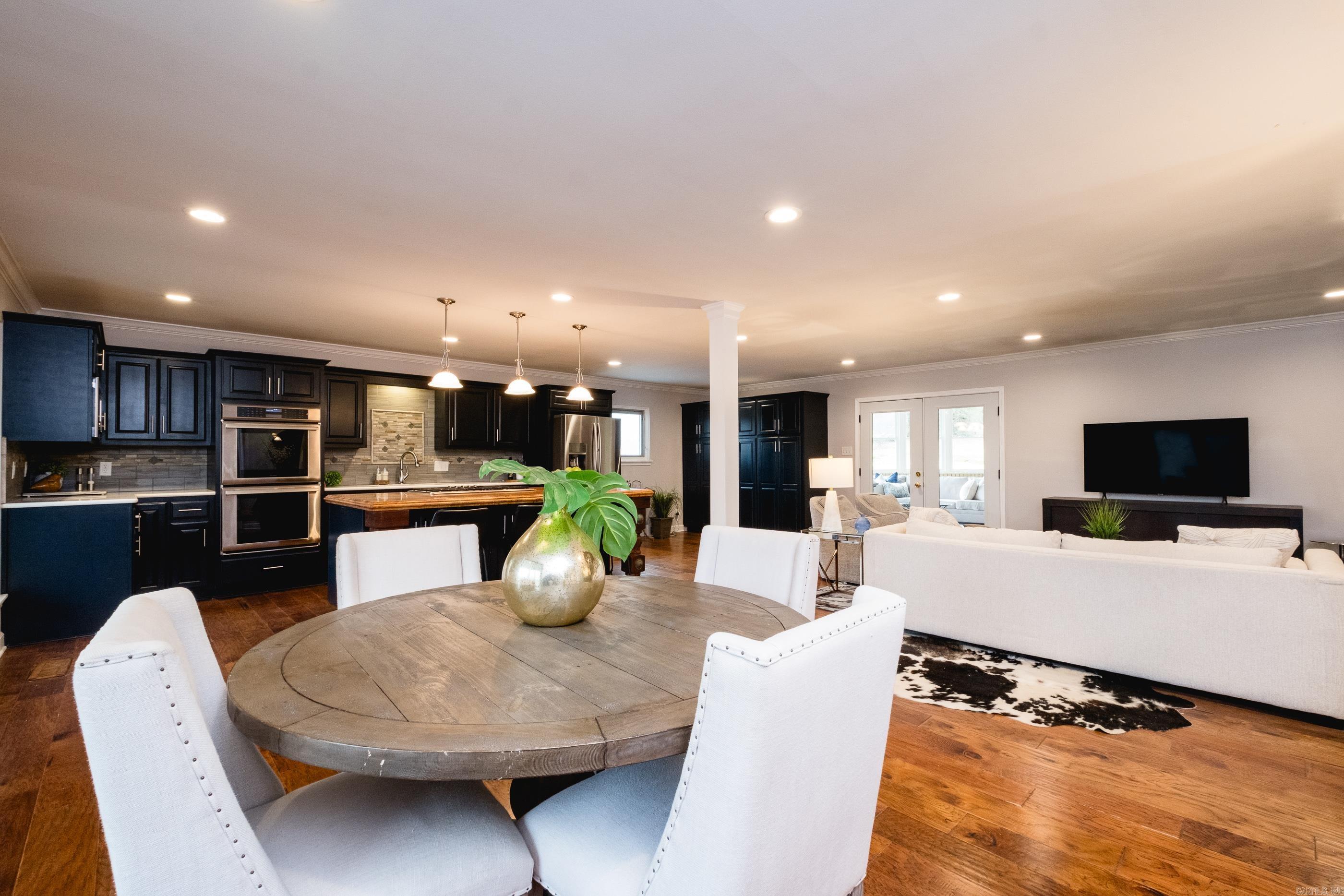 LEAWOOD HEIGHTS - Residential