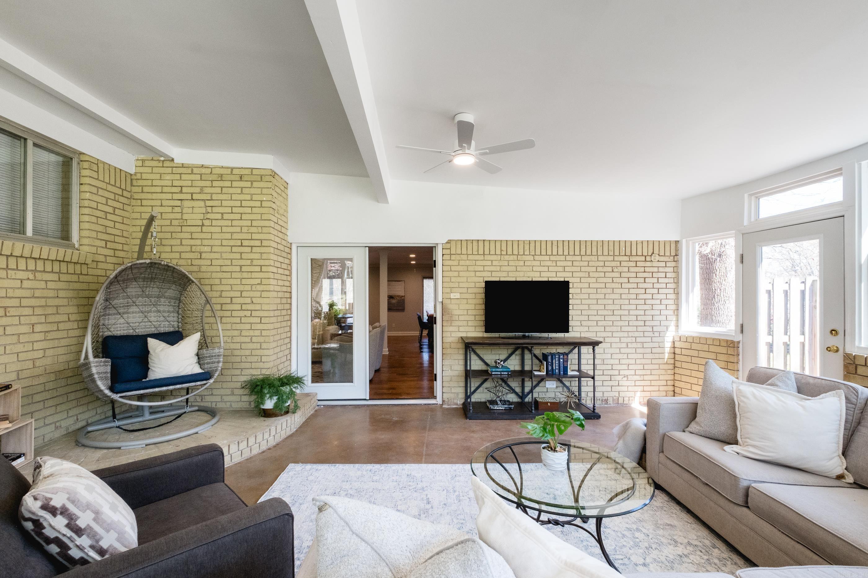 LEAWOOD HEIGHTS - Residential