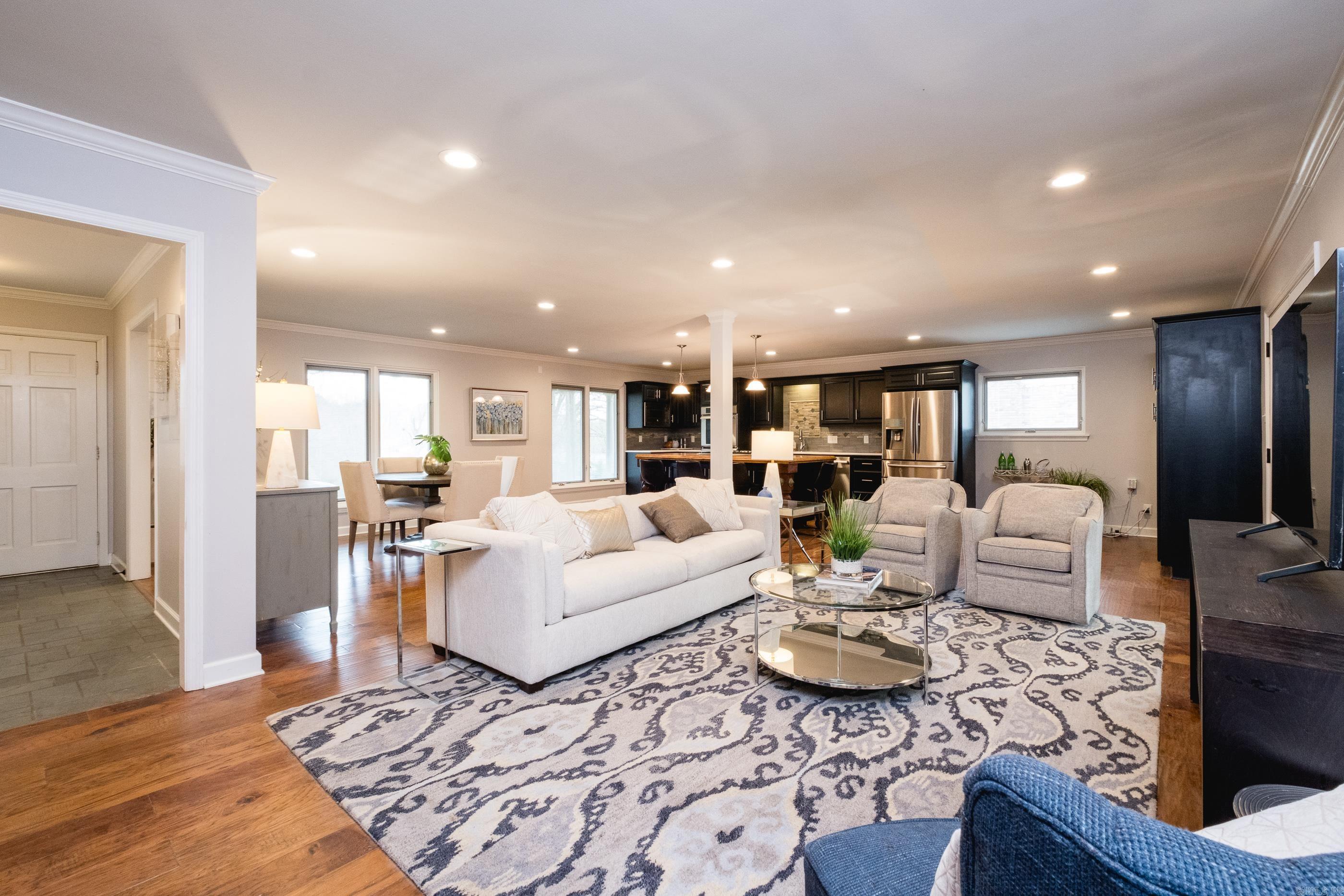 LEAWOOD HEIGHTS - Residential