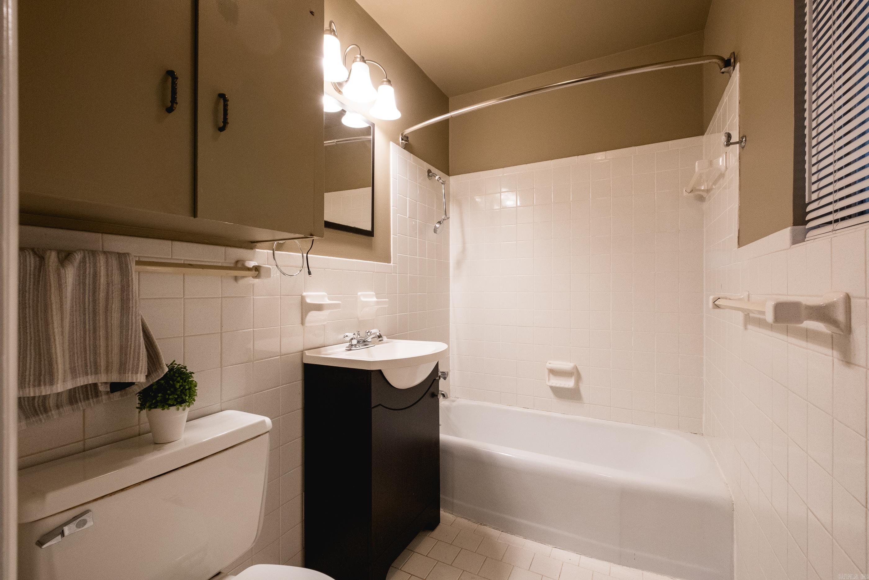 LEAWOOD HEIGHTS - Residential