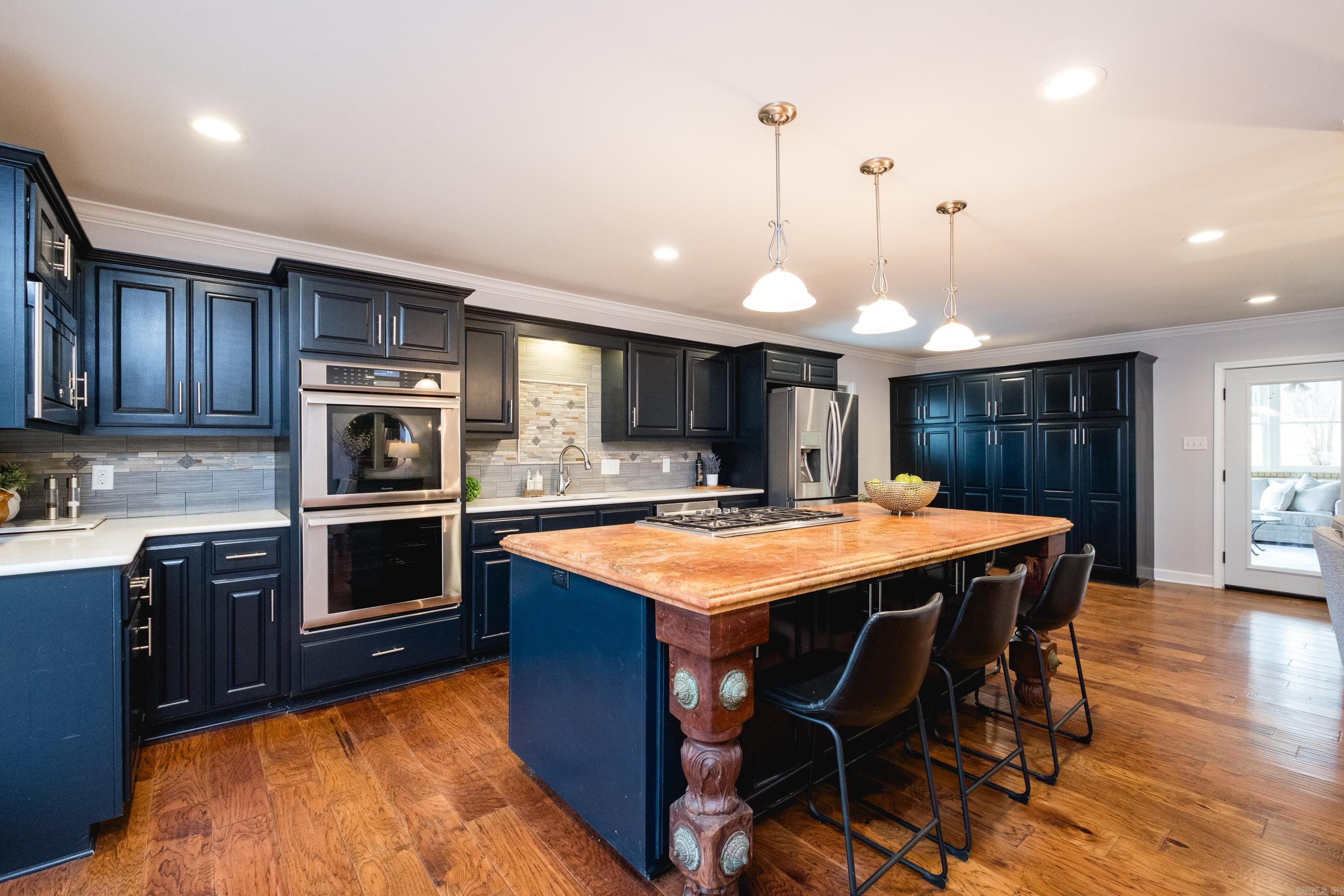 LEAWOOD HEIGHTS - Residential