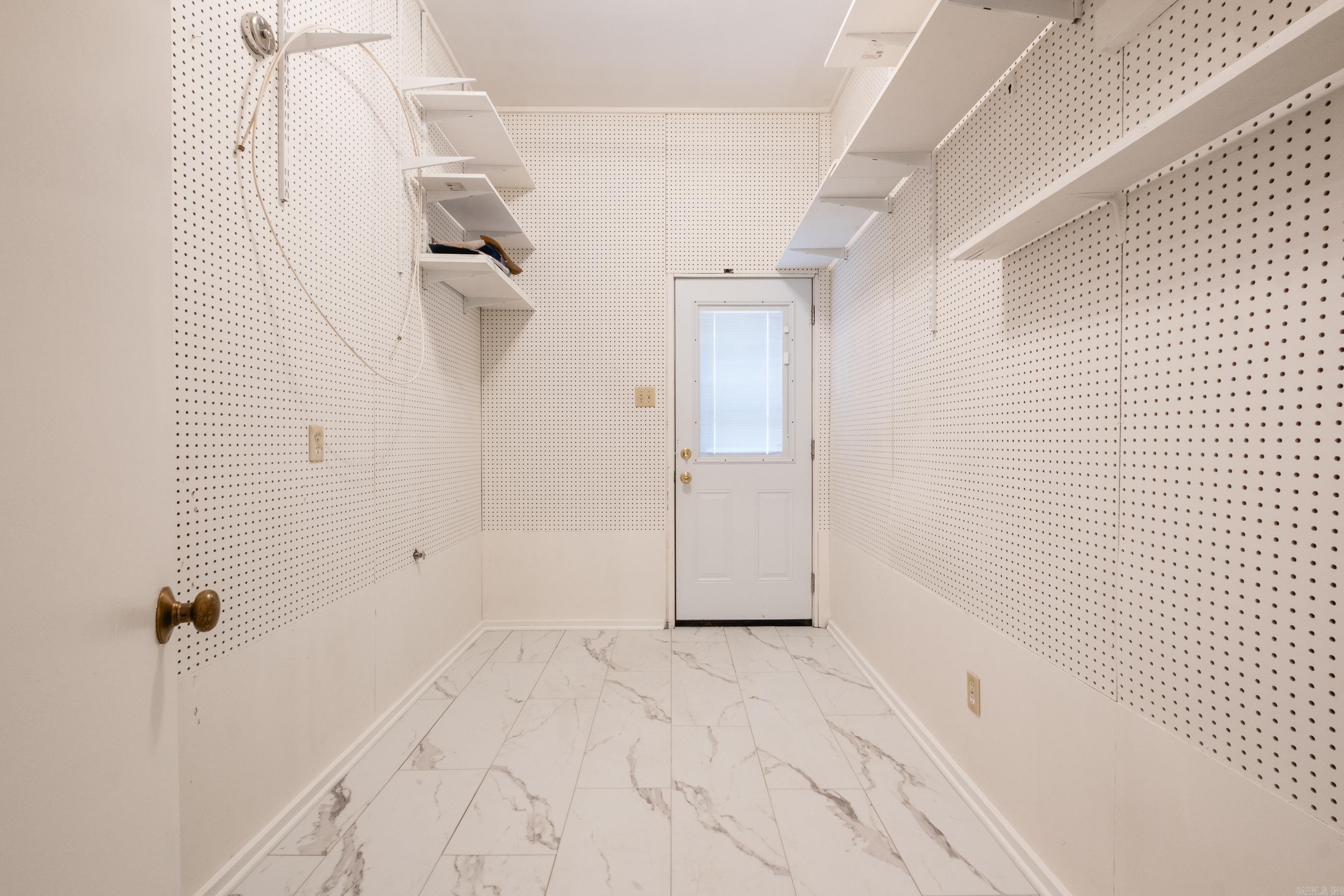 LEAWOOD HEIGHTS - Residential