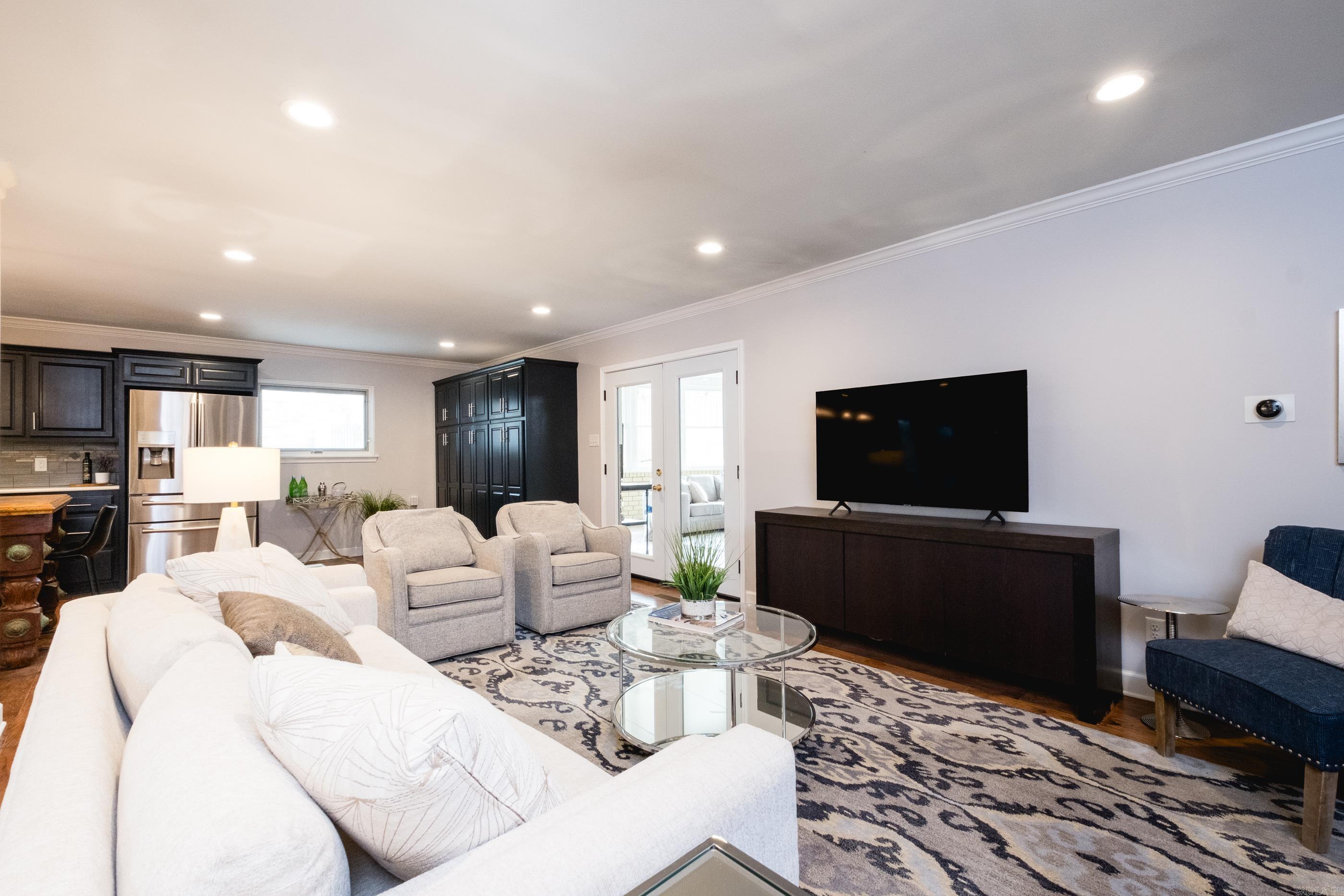 LEAWOOD HEIGHTS - Residential