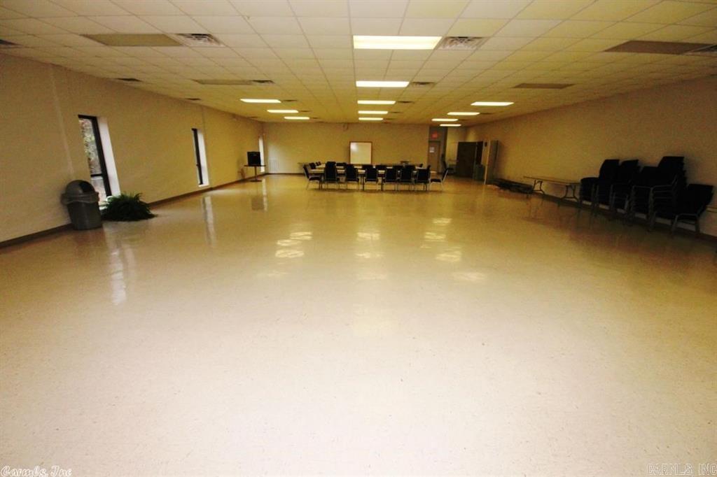 Big Oak - Commercial Sale