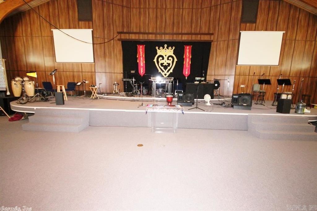 Big Oak - Commercial Sale
