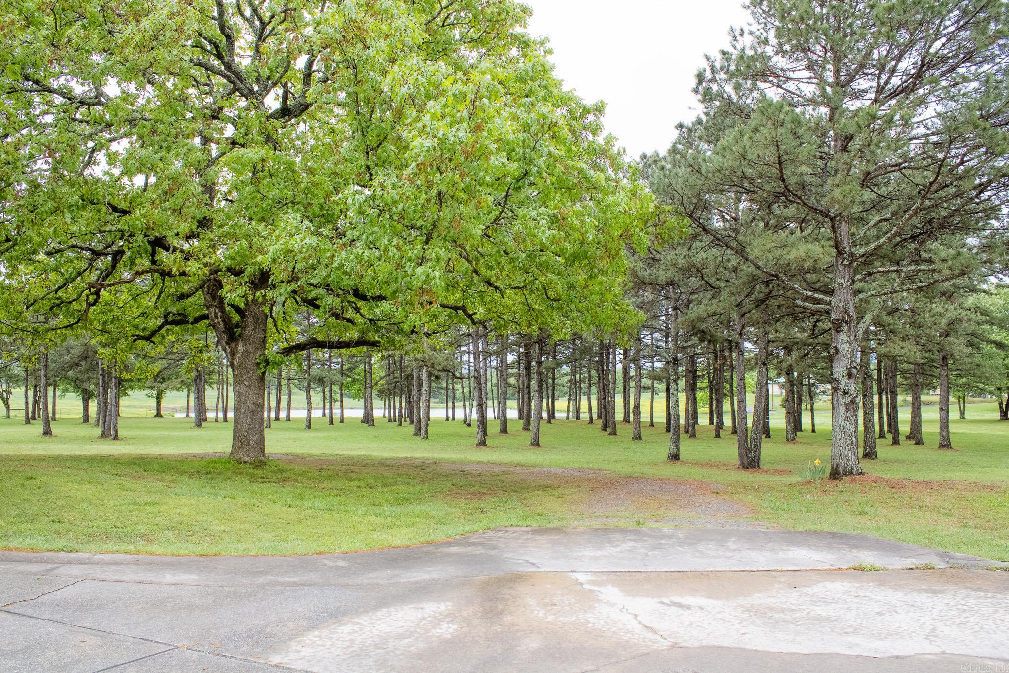 COUNTRY CLUB ESTATES - Residential