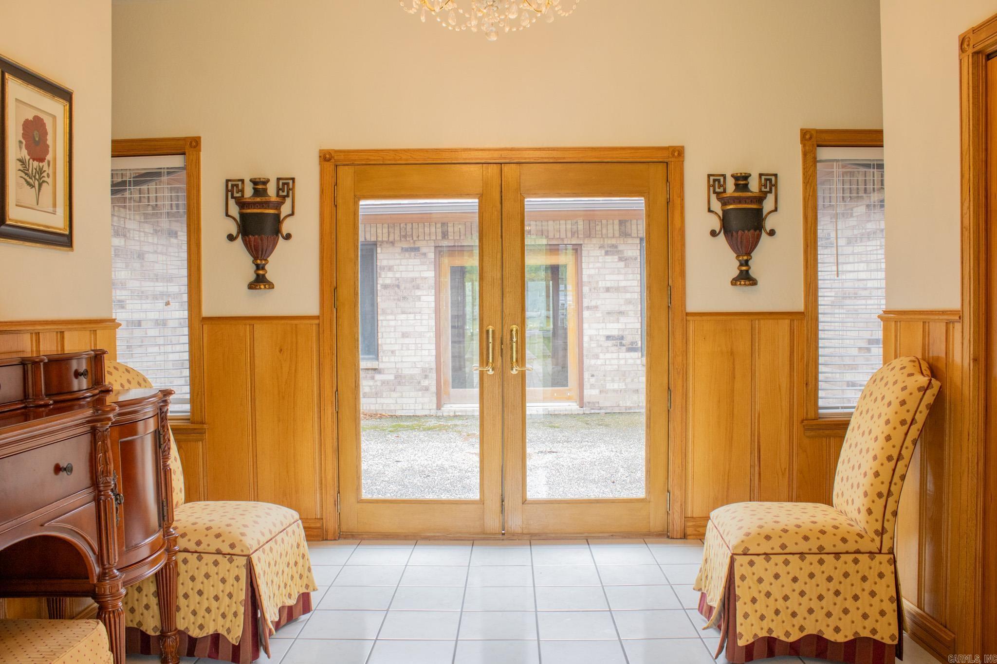 COUNTRY CLUB ESTATES - Residential