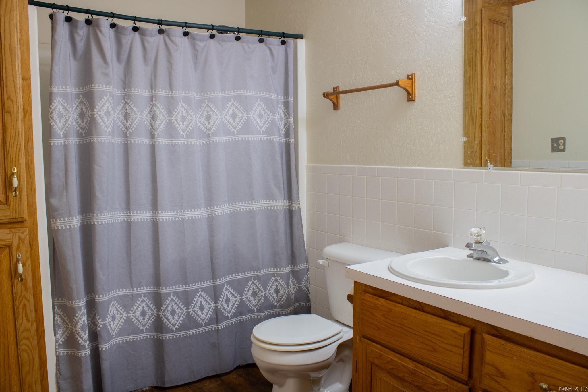 COUNTRY CLUB ESTATES - Residential