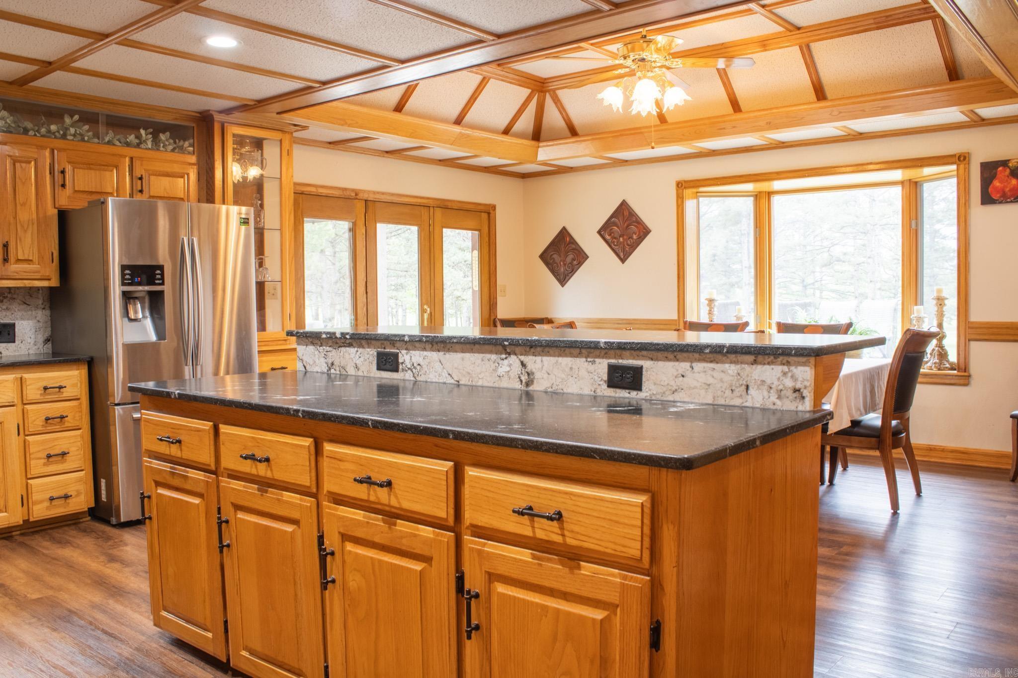 COUNTRY CLUB ESTATES - Residential