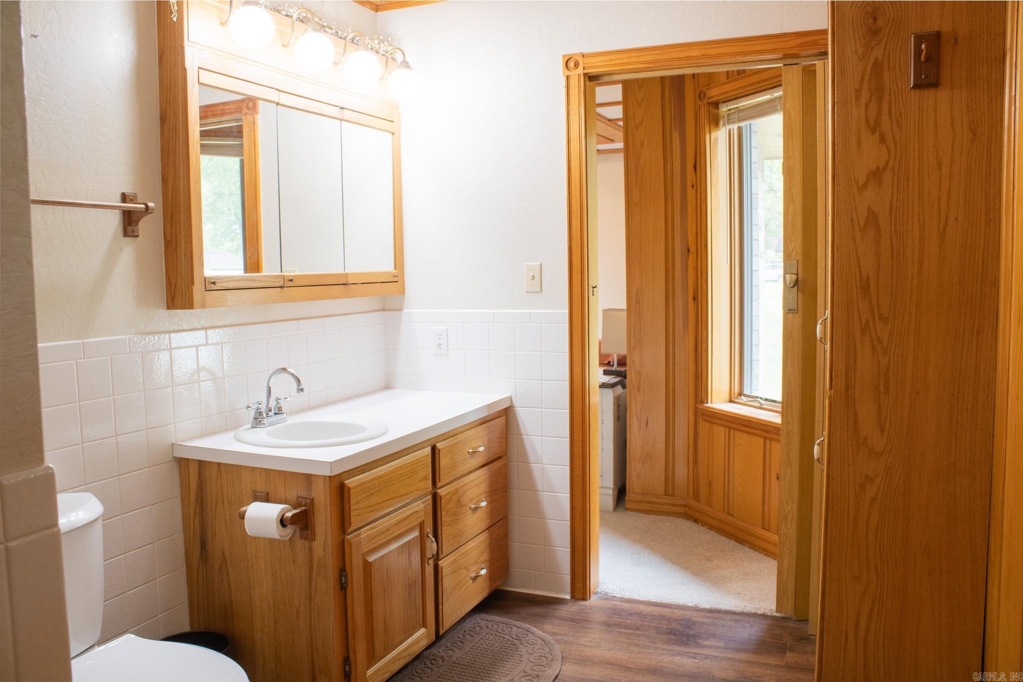 COUNTRY CLUB ESTATES - Residential