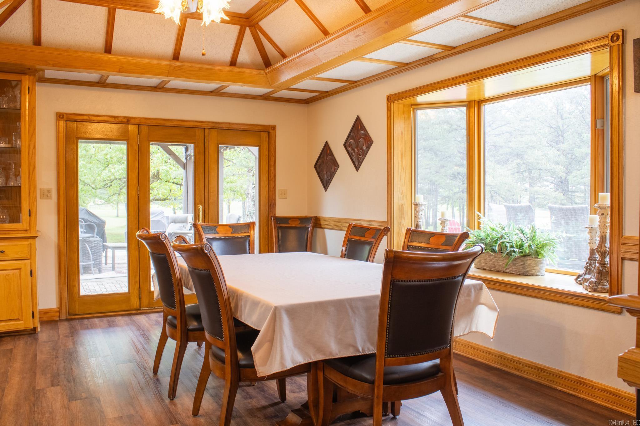 COUNTRY CLUB ESTATES - Residential