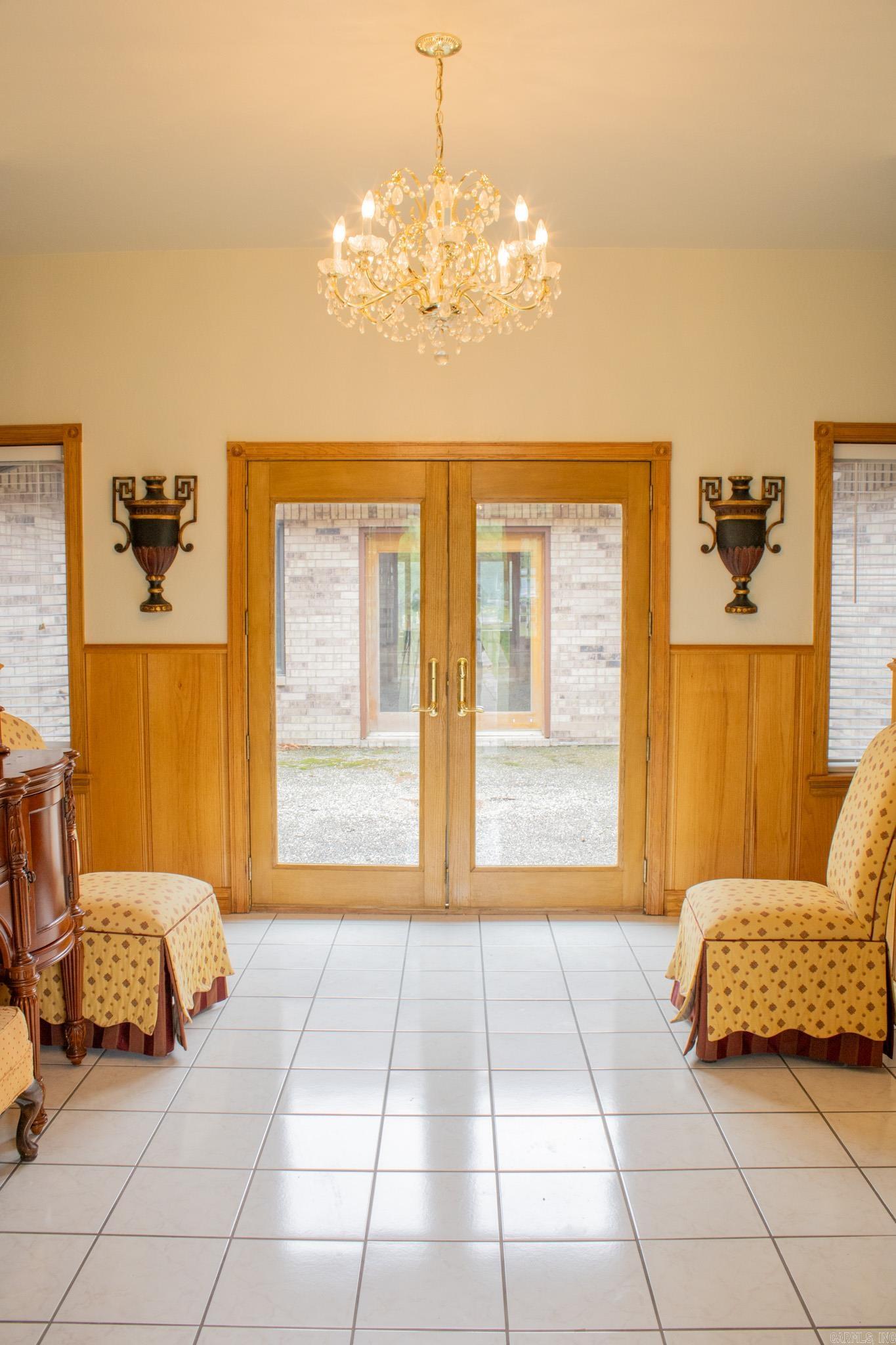 COUNTRY CLUB ESTATES - Residential