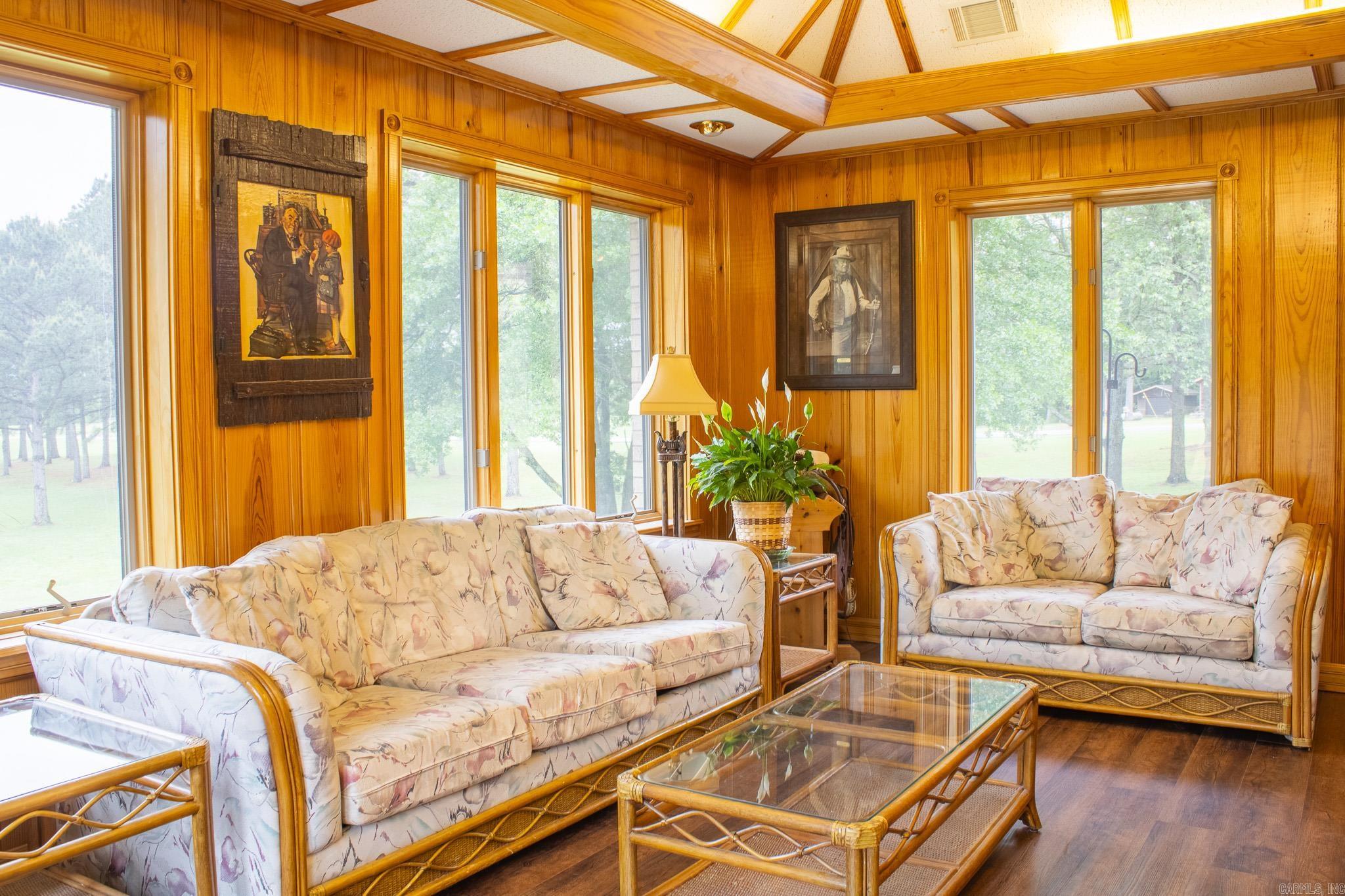 COUNTRY CLUB ESTATES - Residential