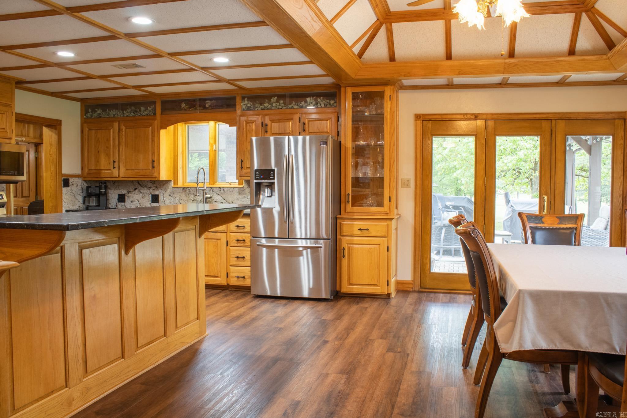 COUNTRY CLUB ESTATES - Residential