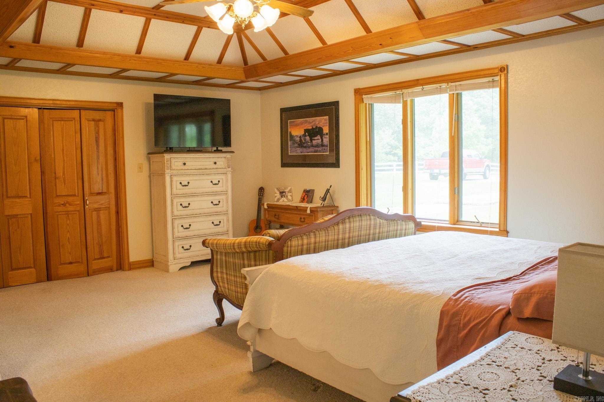 COUNTRY CLUB ESTATES - Residential