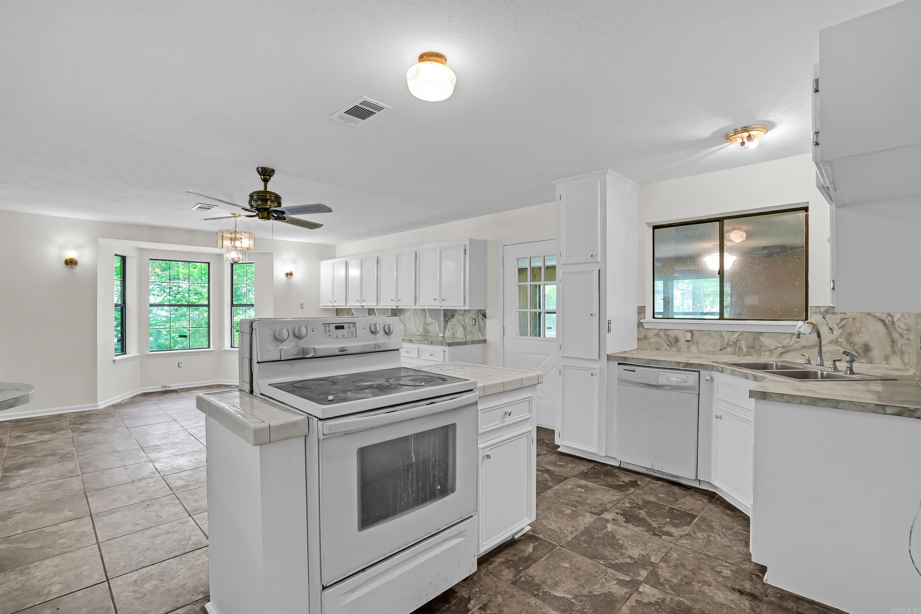 THOUSAND OAKS - Residential