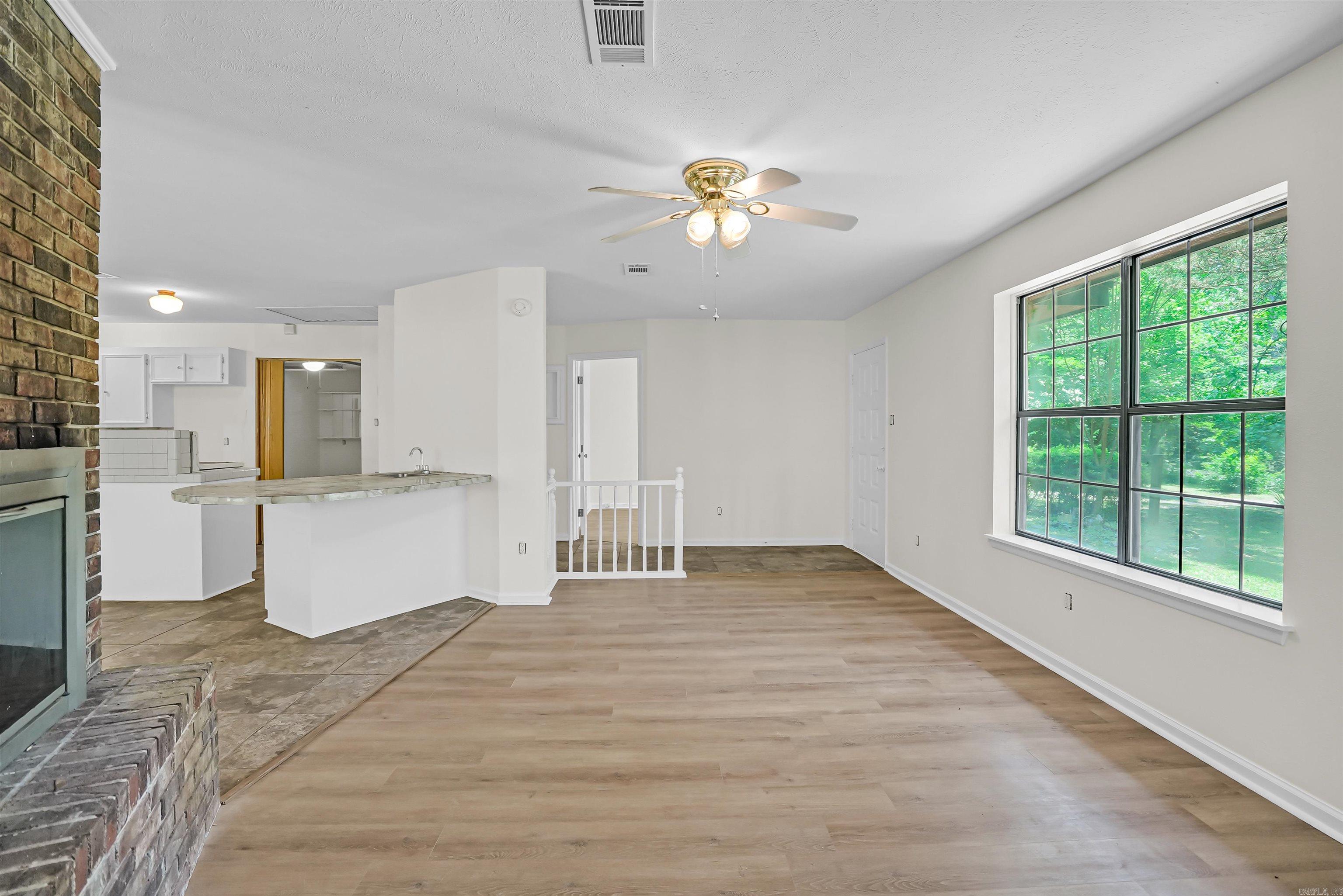 THOUSAND OAKS - Residential