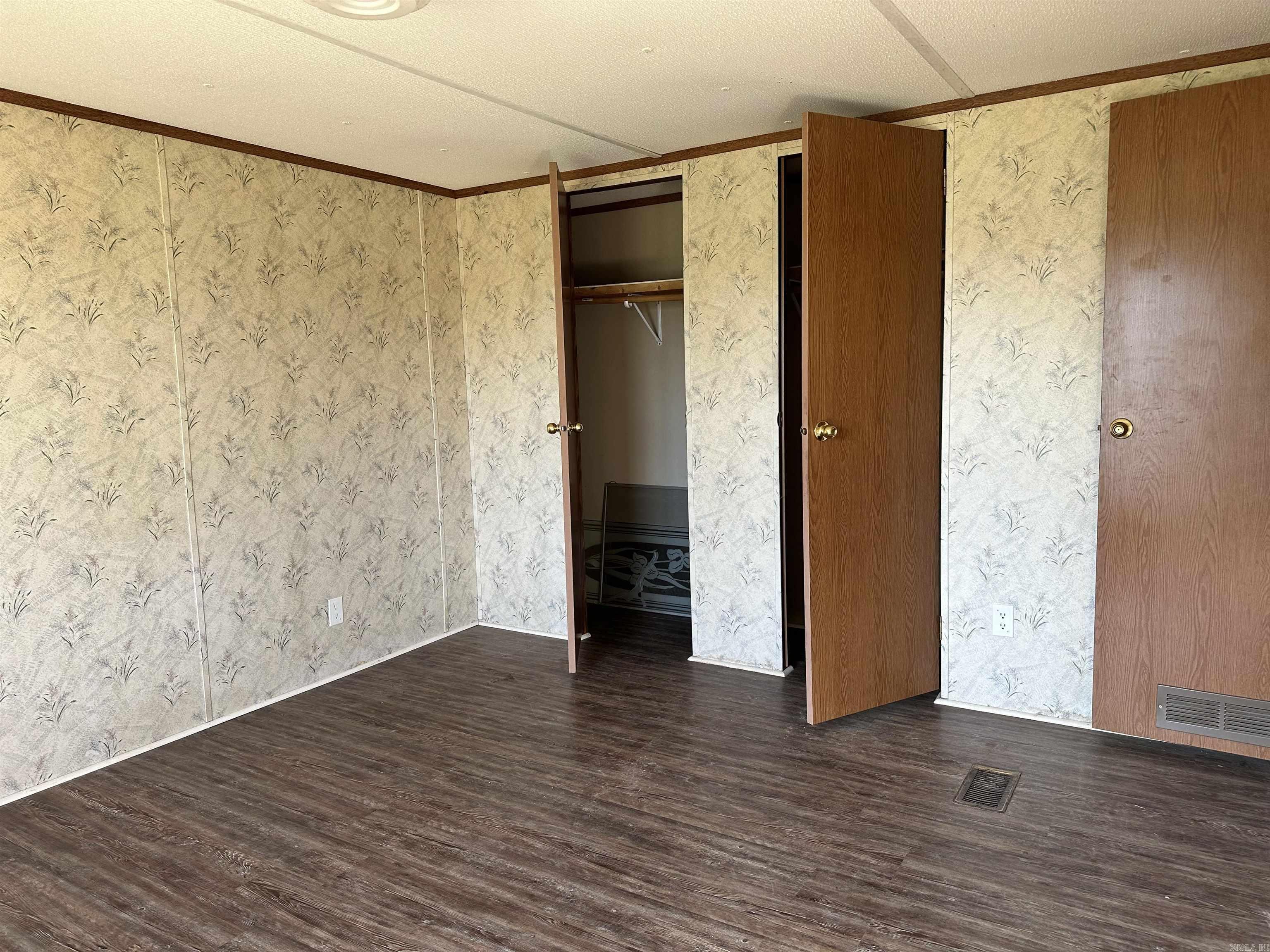 ALLEN MOUNTAIN ESTATES - Residential