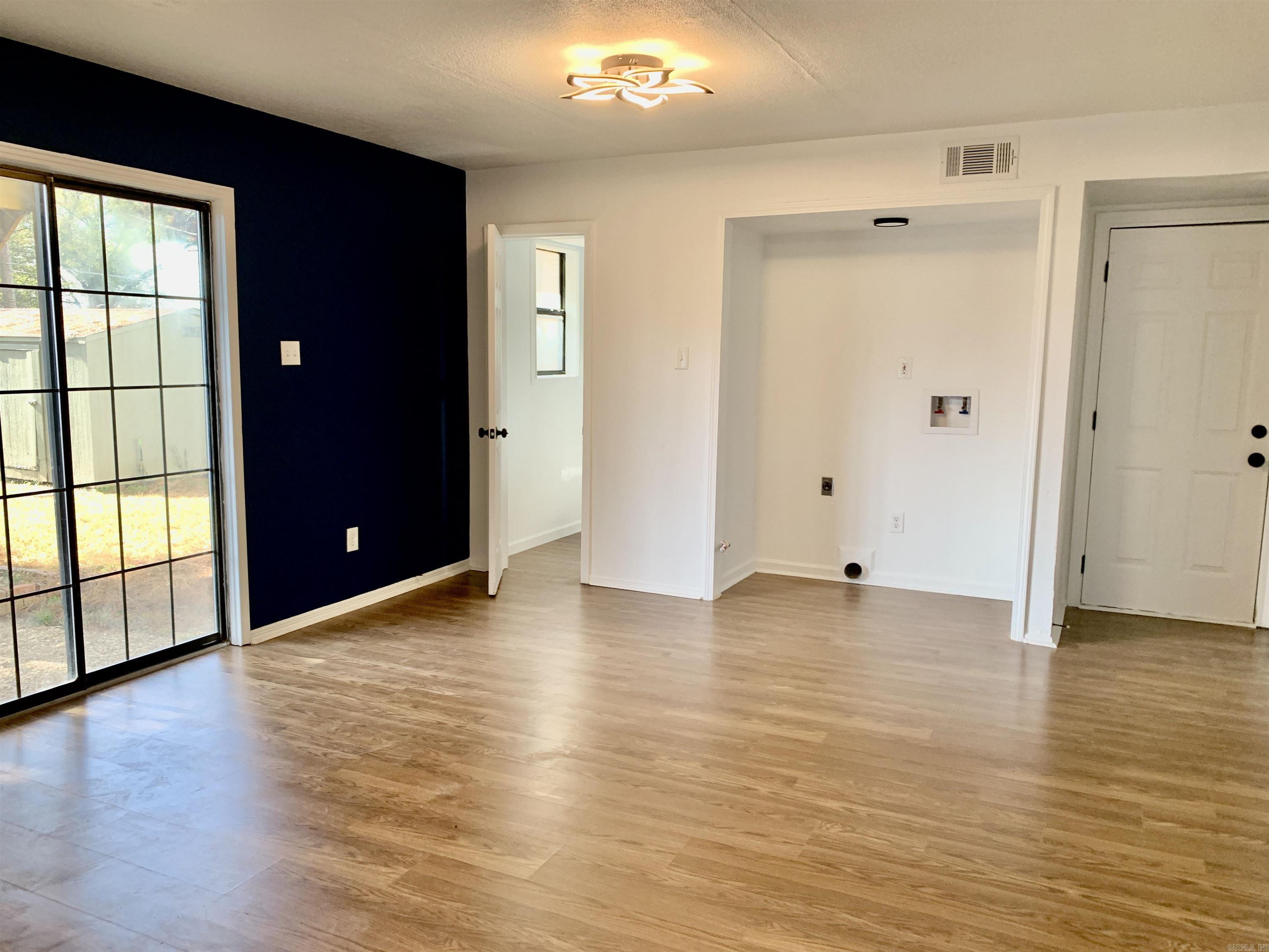 NORTH HILLS MANOR - Residential