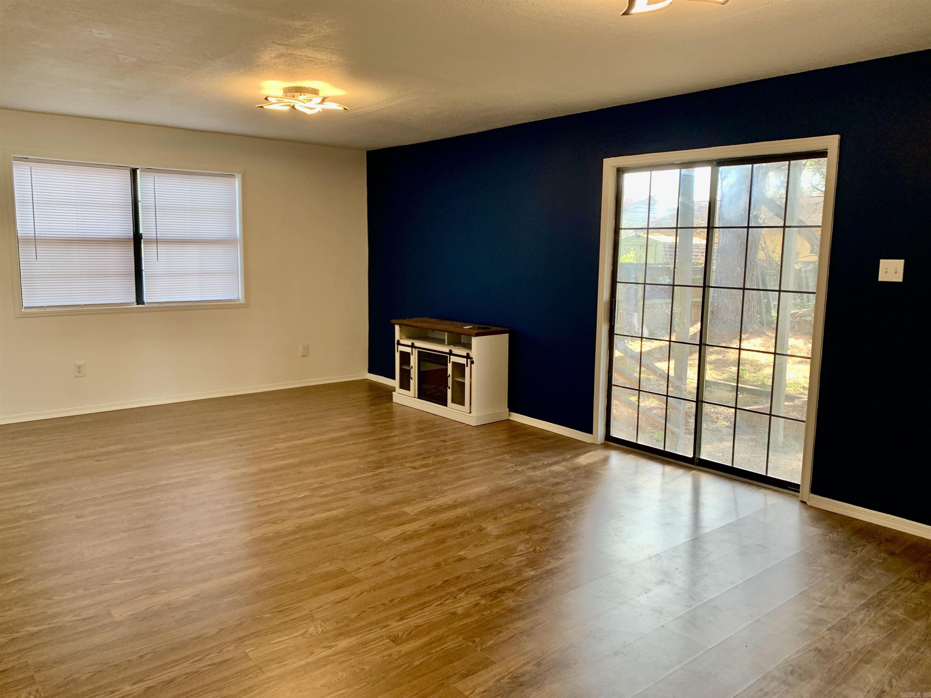 NORTH HILLS MANOR - Residential